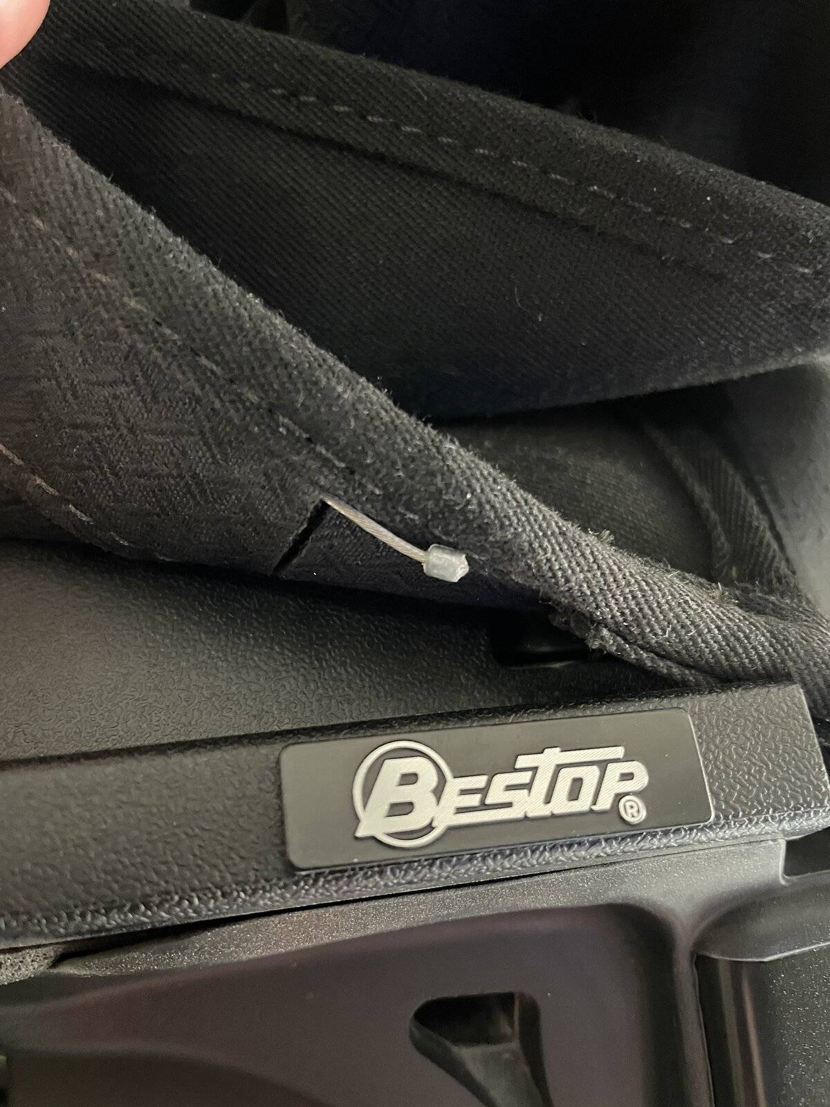 Jeep Gladiator Bestop SunRider for Hardtop - How Noisy? sunrider-broken-clip-
