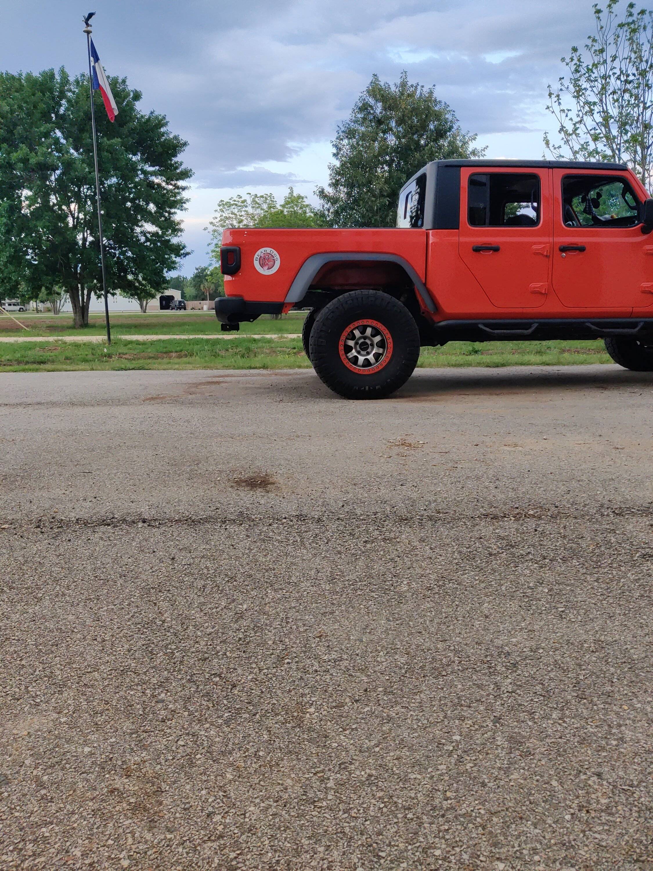 Jeep Gladiator Stock spare 2023-04-25-19-37-48-610