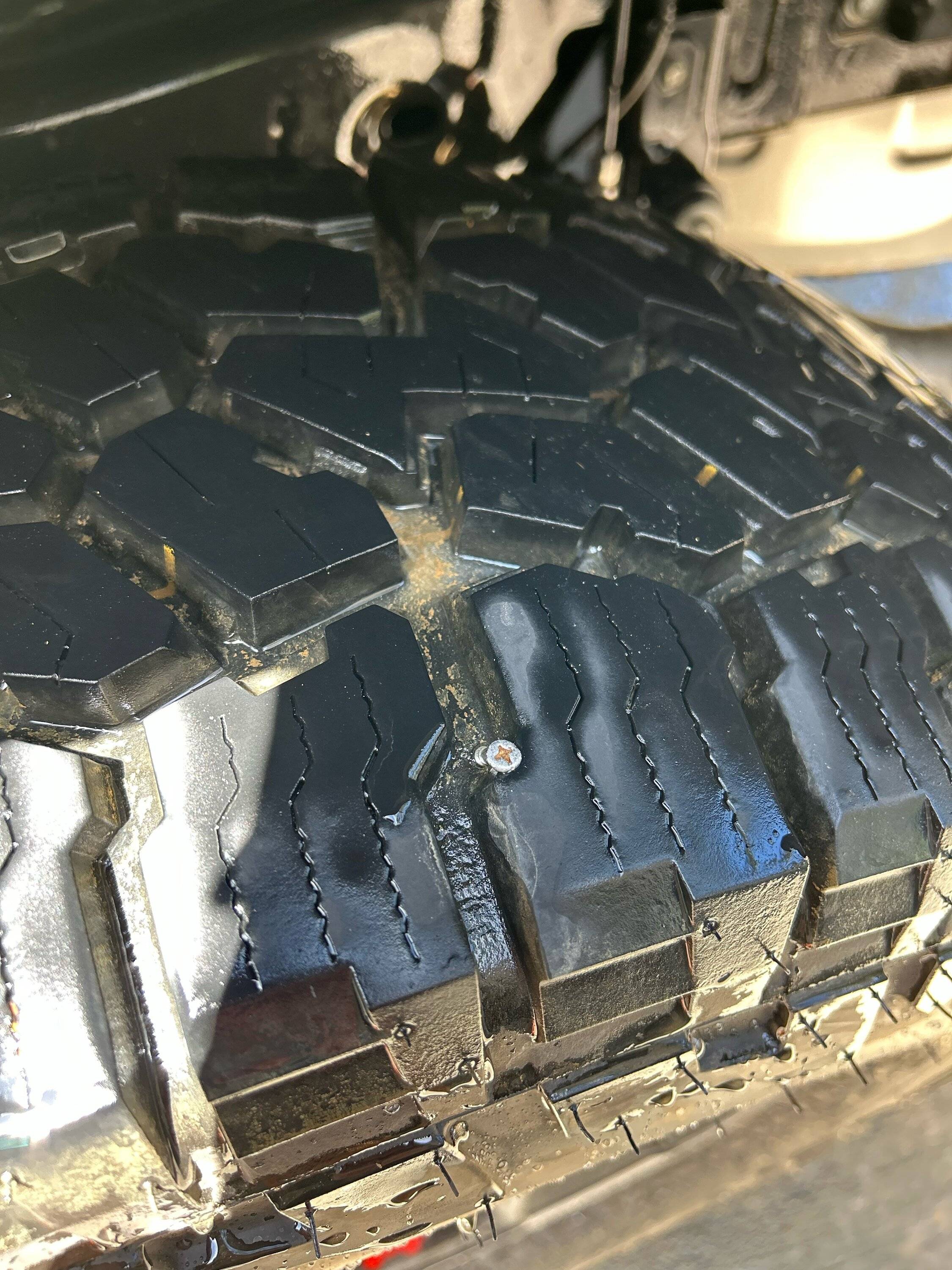 Jeep Gladiator Raider 2's weight conscious daily driver/ weekender build image3 (1)