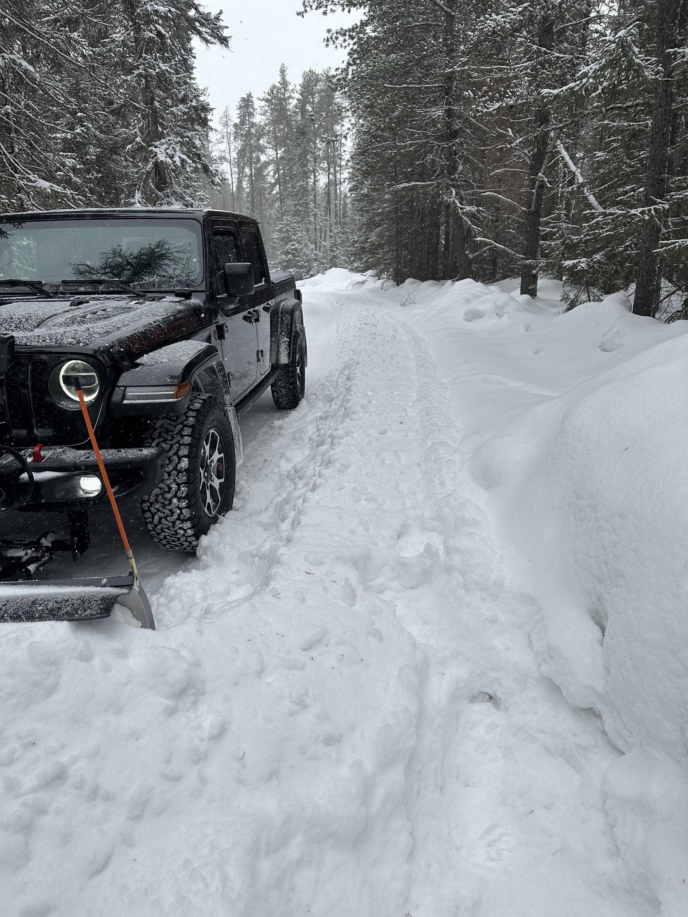 Jeep Gladiator 37s and 35s on stock wheels Rubicon Aev 2 in spacer lift IMG_0477