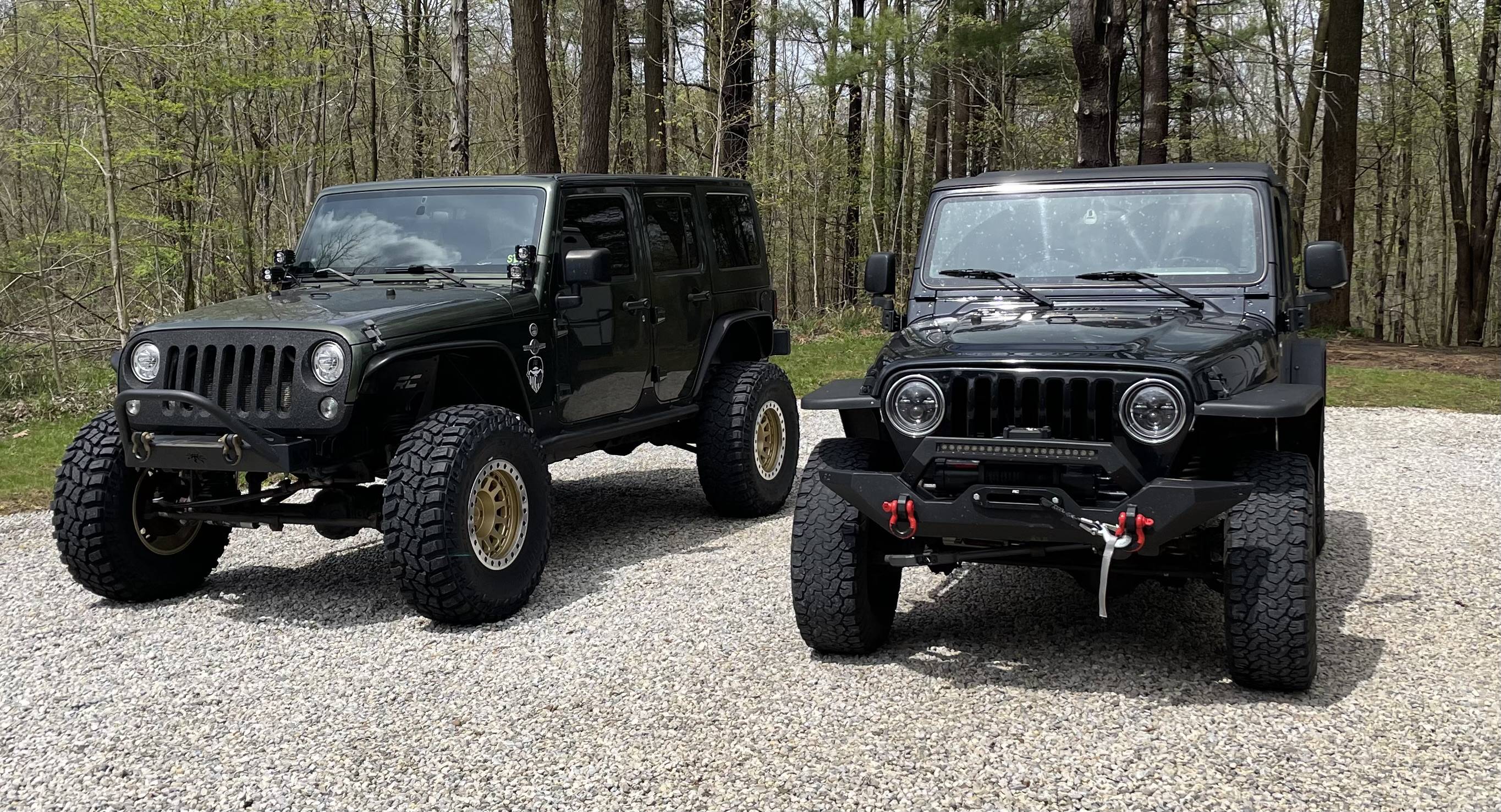 Jeep Gladiator Jeeps Parking Next To Jeeps IMG_1083