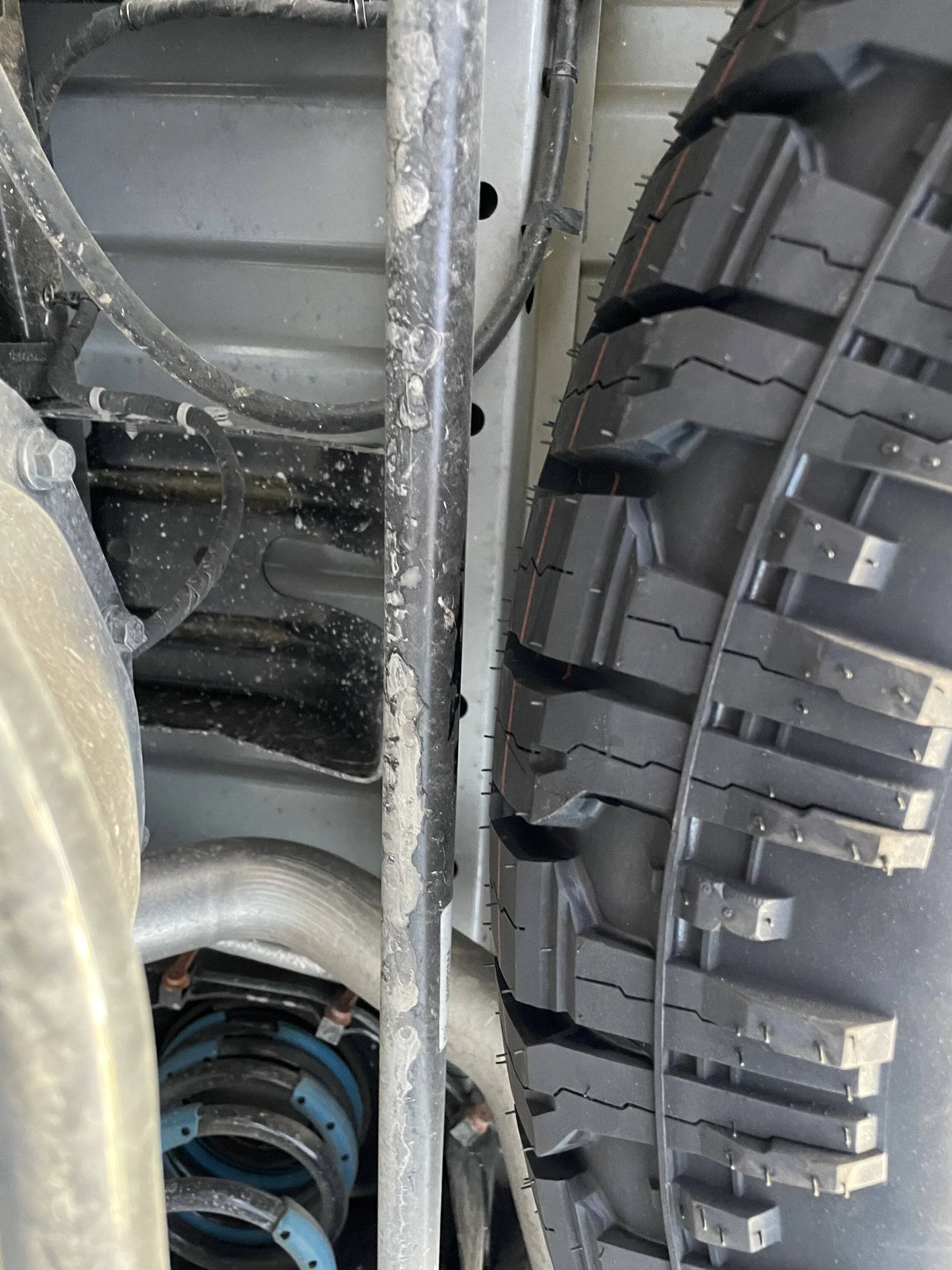 Jeep Gladiator Milestar Patagonia XT 37x12.5R17 as Spare AFD094A1-5F0C-468E-912B-71E11FF001AD