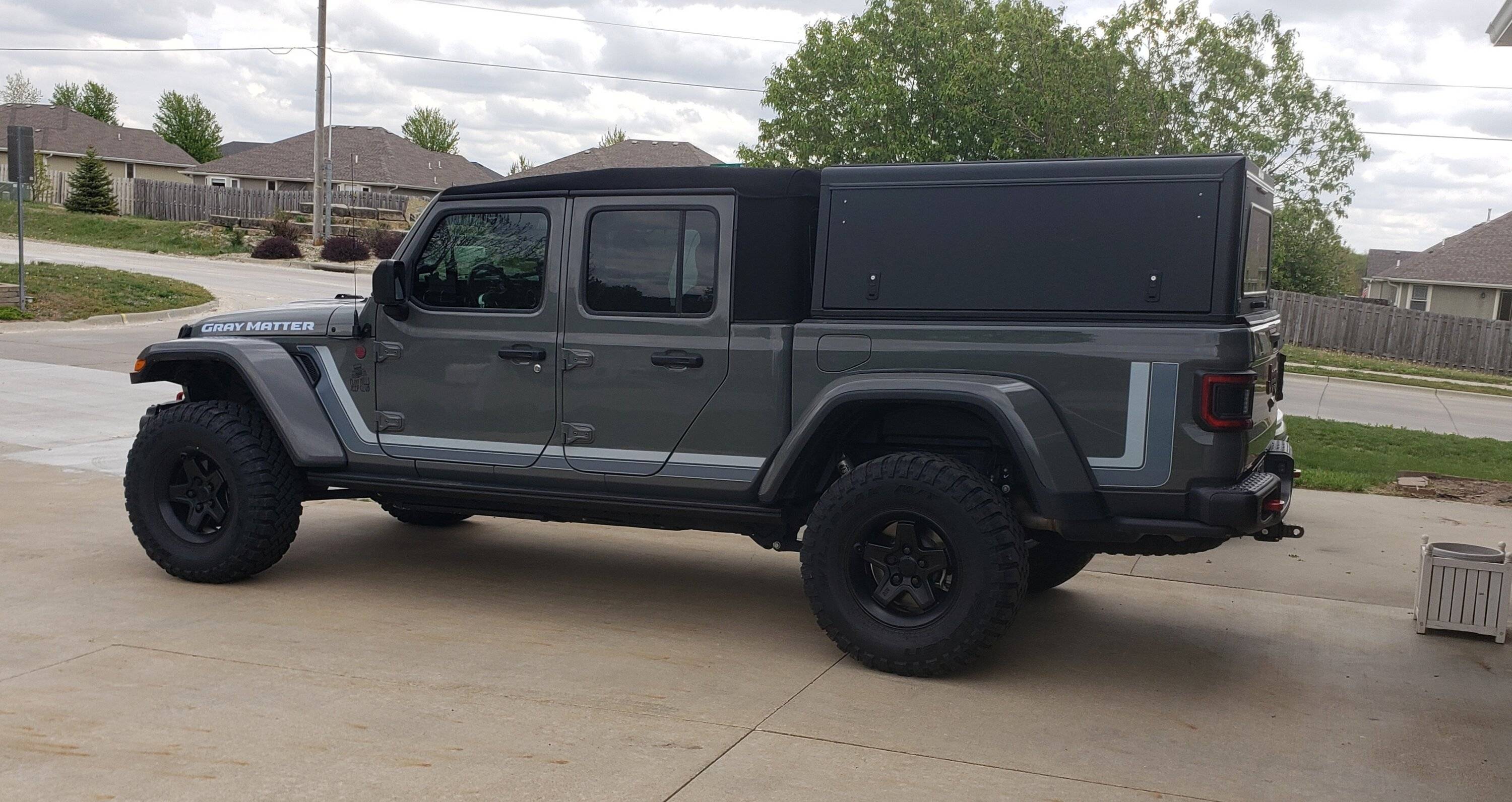 Jeep Gladiator Help me pick a soft top for my Gladiator 20230425_171939