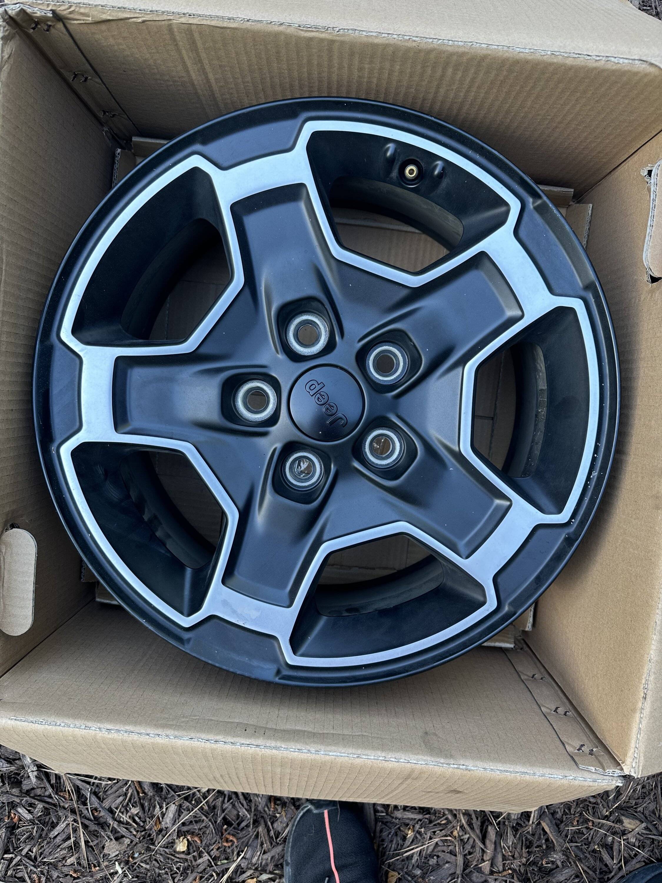 Jeep Gladiator Set of Premium Mojave Wheels $350 9F2DE18F-EE27-48CC-8E47-56106ED54EC4