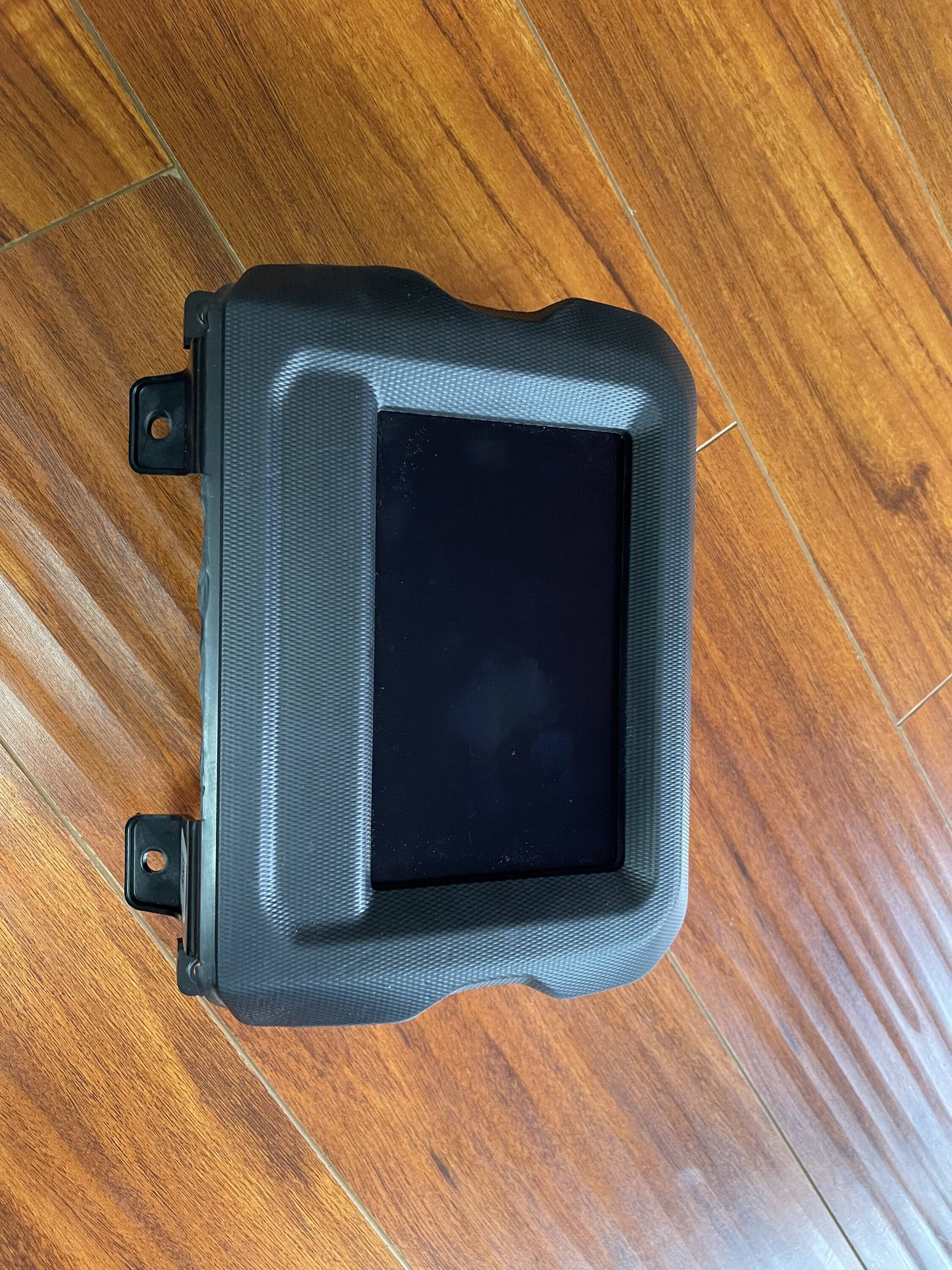 Jeep Gladiator 2022 7” OEM radio with sxm and bezel IMG_5802