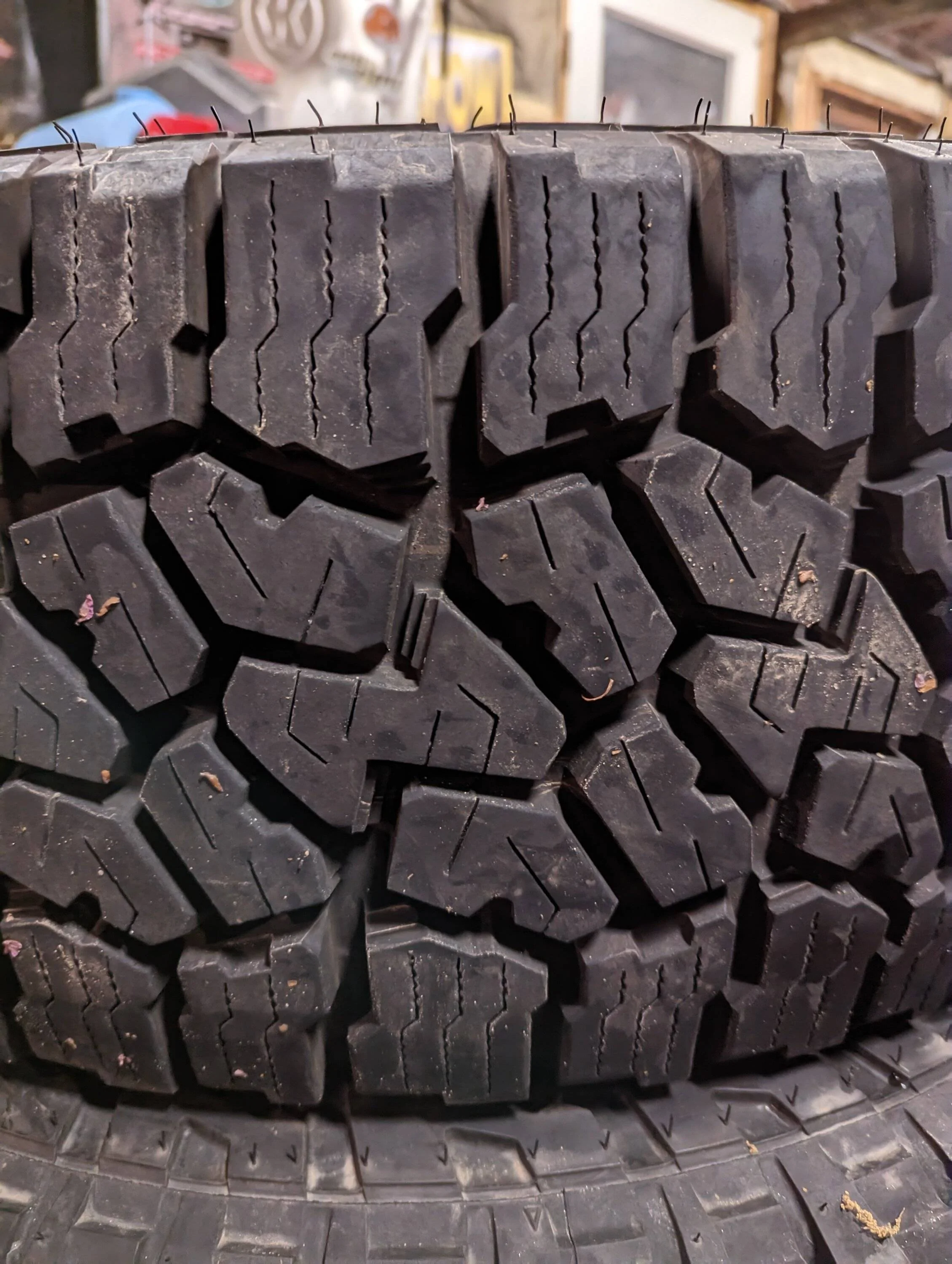 Jeep Gladiator Rubicon Wildpeak A/T tires - $750 PXL_20230430_010536777