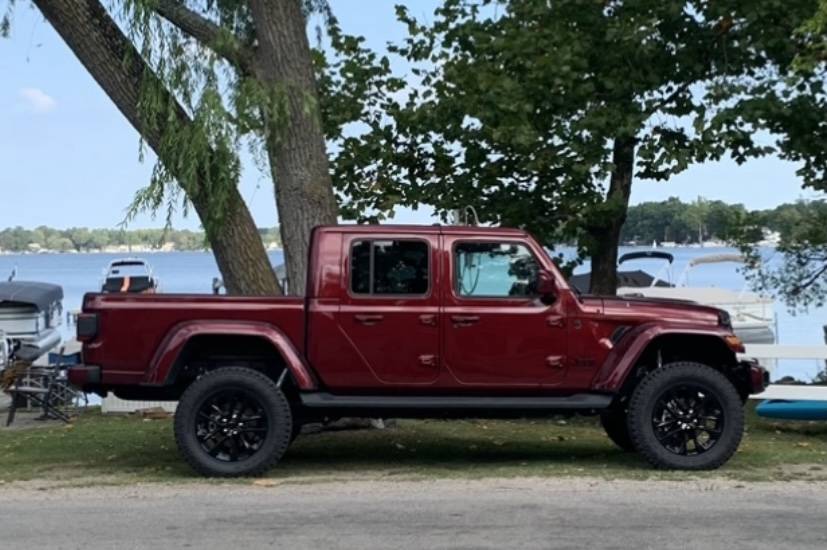Jeep Gladiator $4000 budget for lift and rims and tires. F59923D6-44D6-4637-8B85-D7F5AA04F9DE