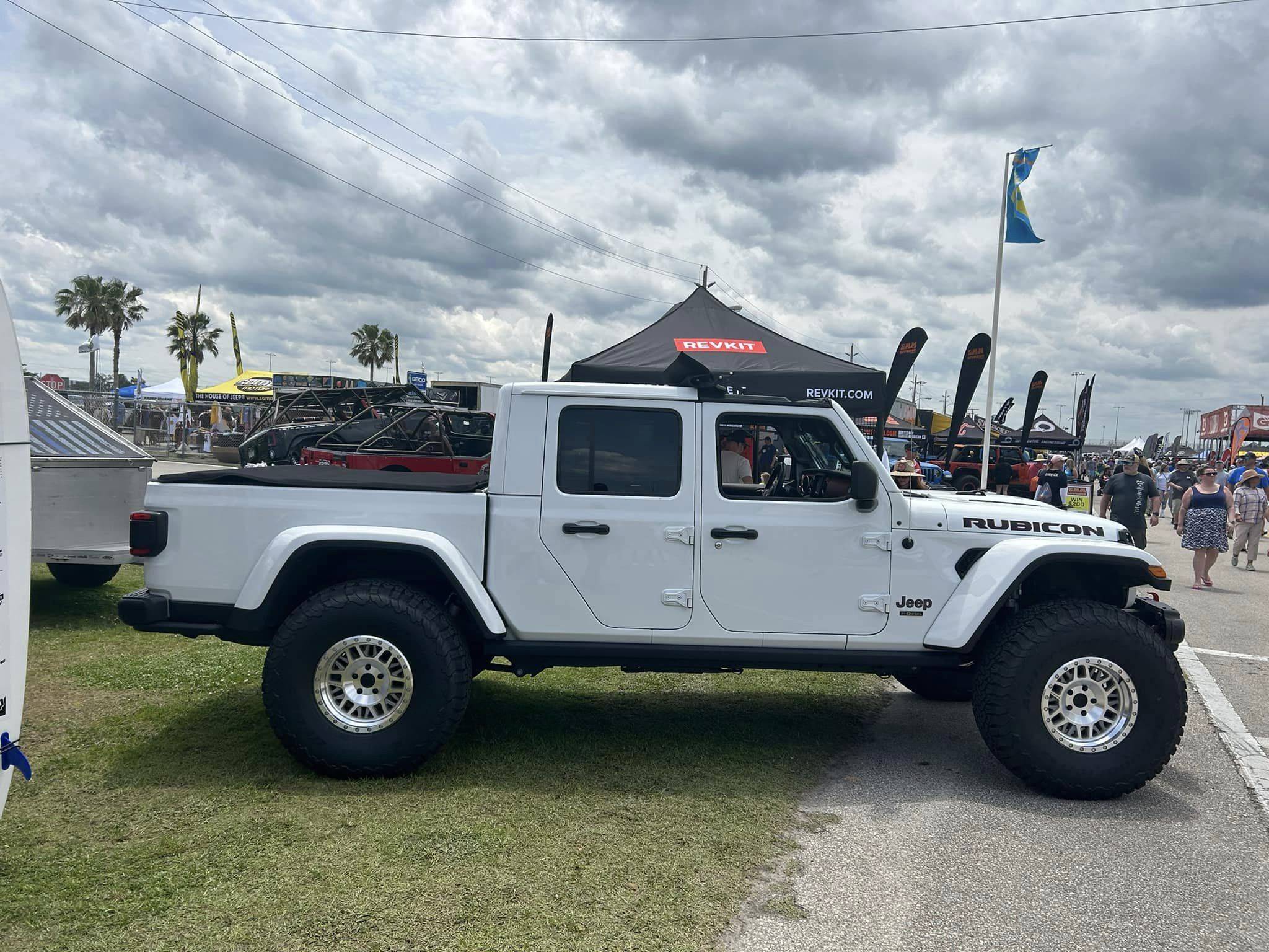 Jeep Gladiator Jeep Beach 2023 (Daytona Beach) – Post Your Photos! 343945025_912623343325857_2770569319420999438_n