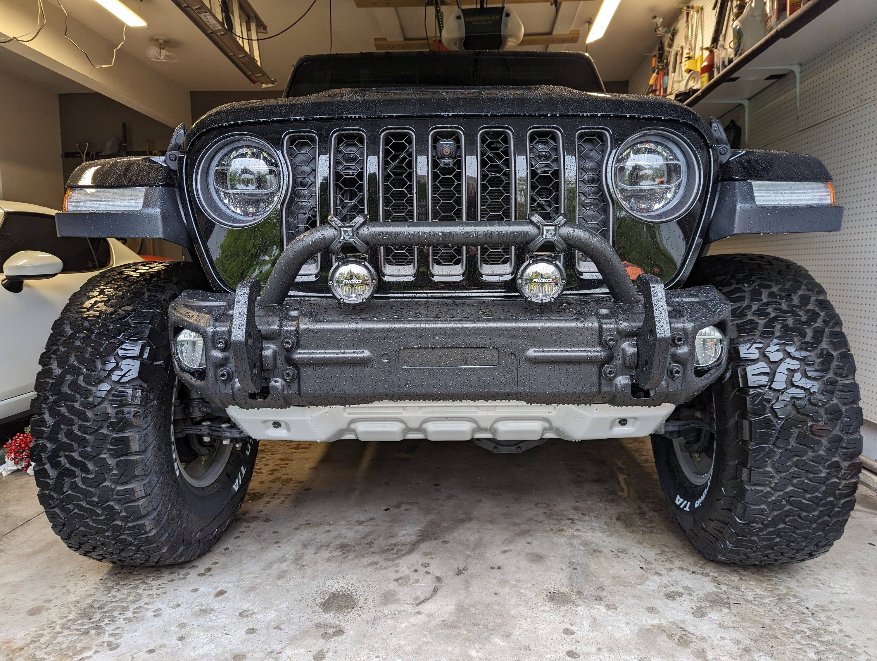 Jeep Gladiator Arcus bumper install PXL_20230430_184419050
