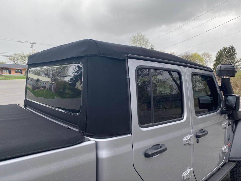 Jeep Gladiator Twill Soft Top 335939820_9824926880854369_241575575434494803_n