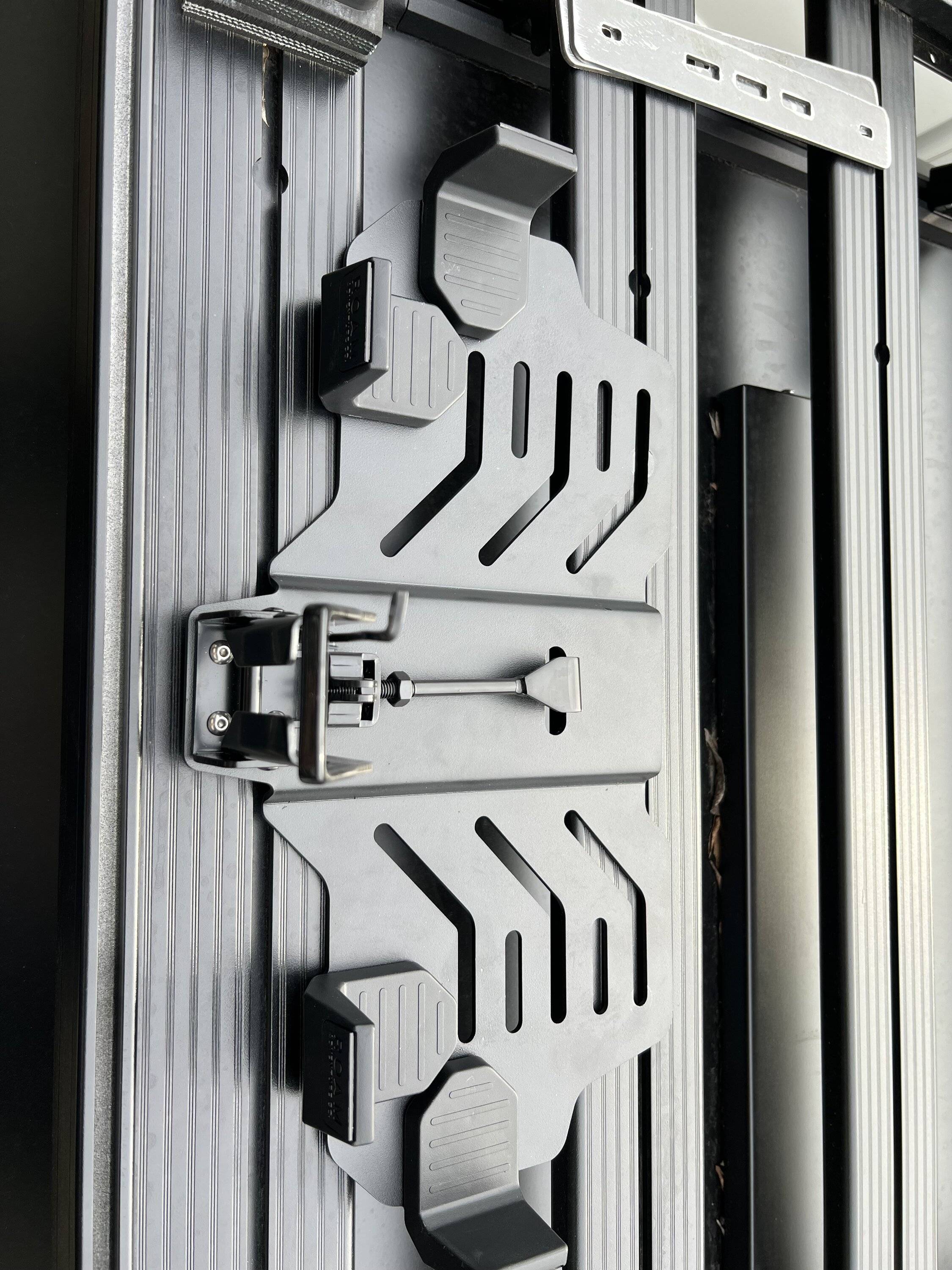 Jeep Gladiator Frontrunner rack with Roam case mounts IMG_3798