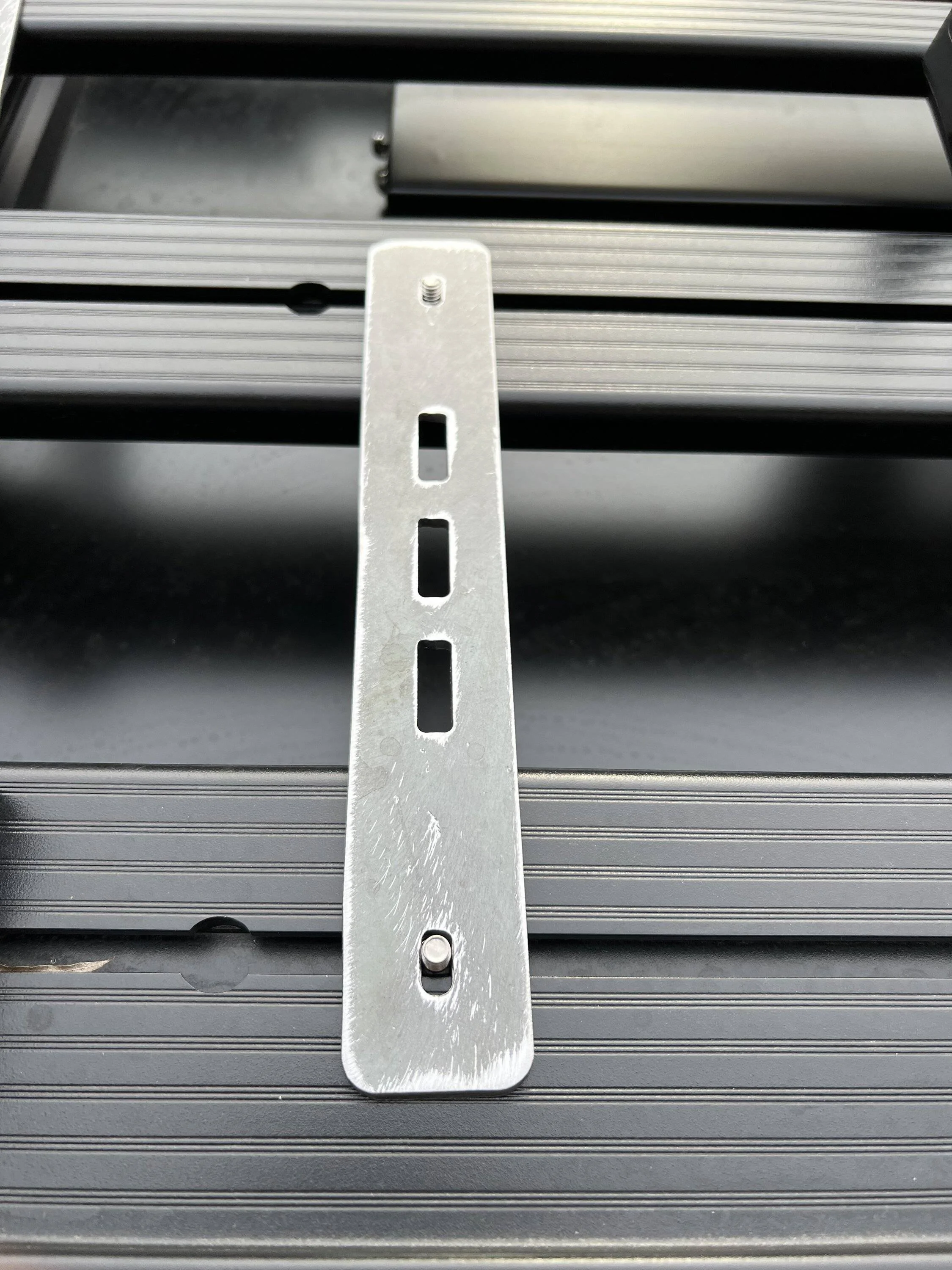 Jeep Gladiator Frontrunner rack with Roam case mounts IMG_3799
