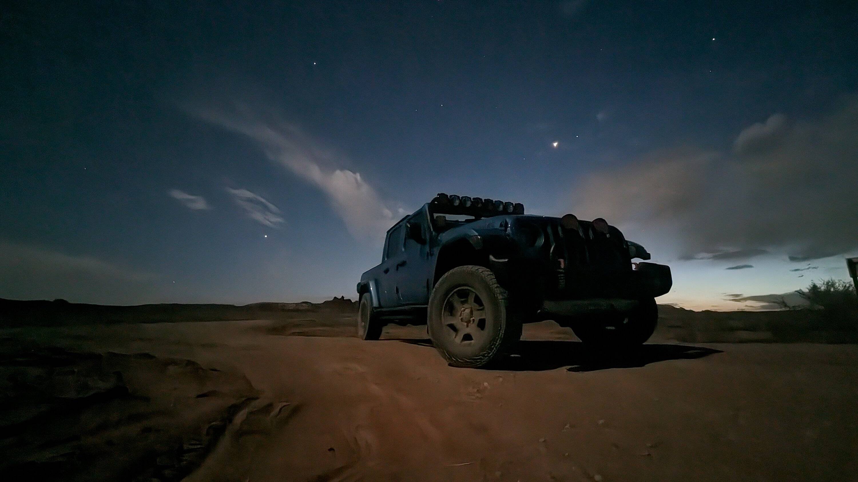 Jeep Gladiator Gladiator Glamour Shots PXL_20230502_031443508.NIGHT