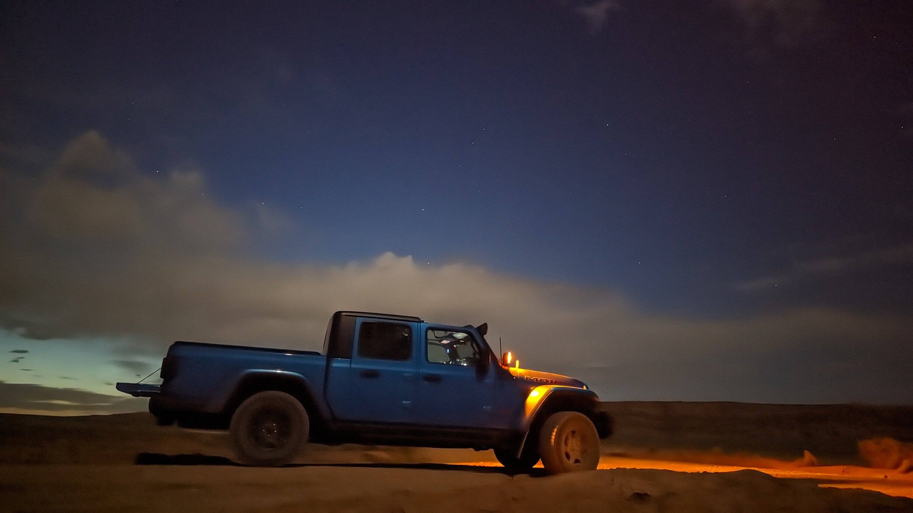 Jeep Gladiator Gladiator Glamour Shots PXL_20230502_031709770.NIGHT