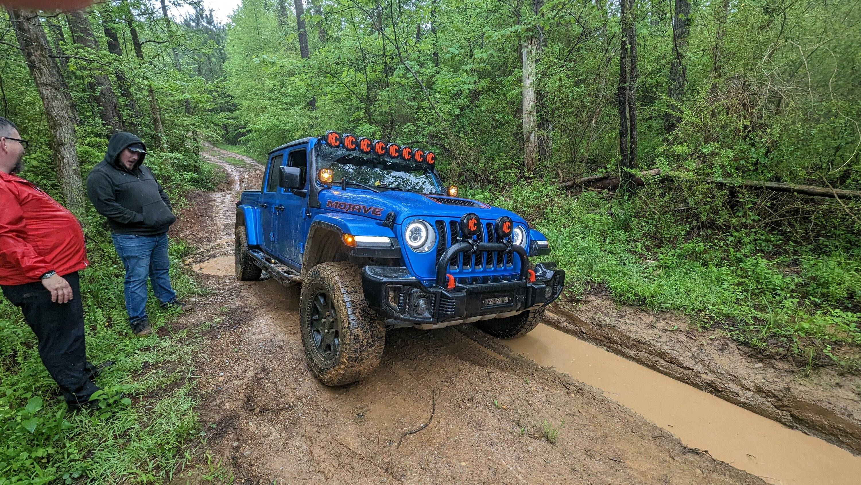 Jeep Gladiator Gladiator Glamour Shots PXL_20230427_200542943