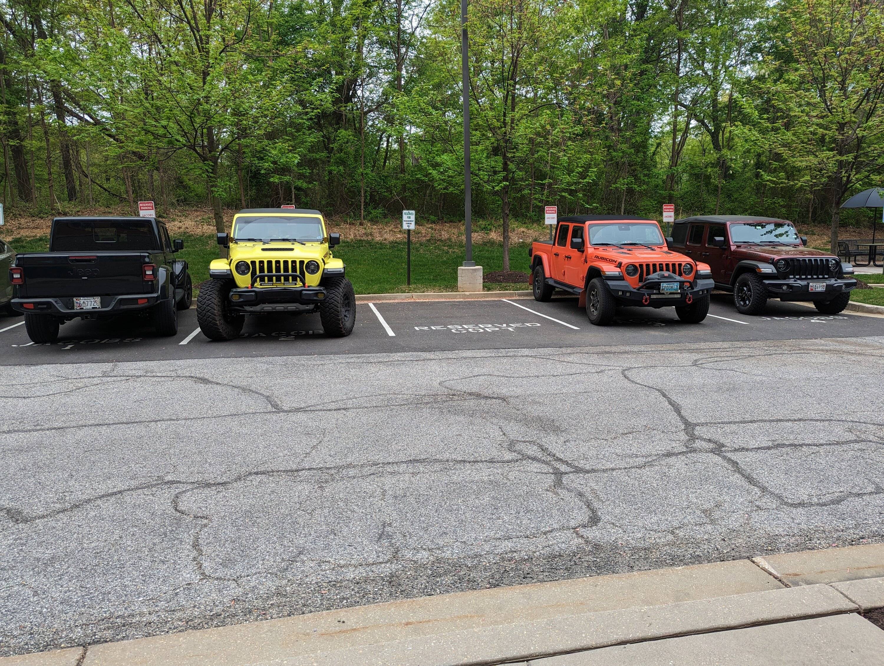 Jeep Gladiator Jeeps Parking Next To Jeeps PXL_20230421_130229742