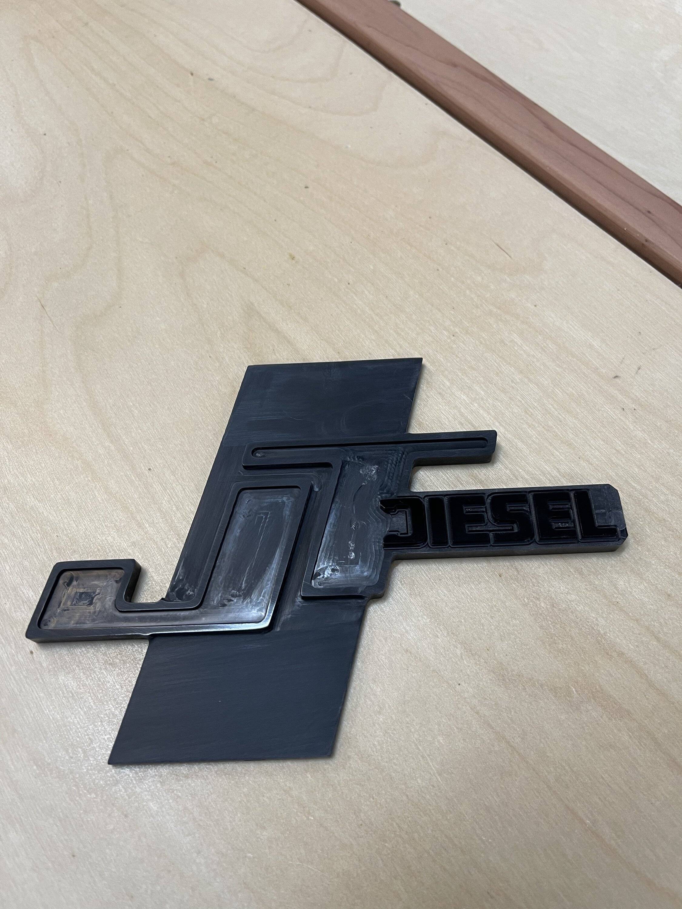 Jeep Gladiator EcoDiesel badge 9B6A50E9-0F49-4A6A-9810-0BF1D8E923D1
