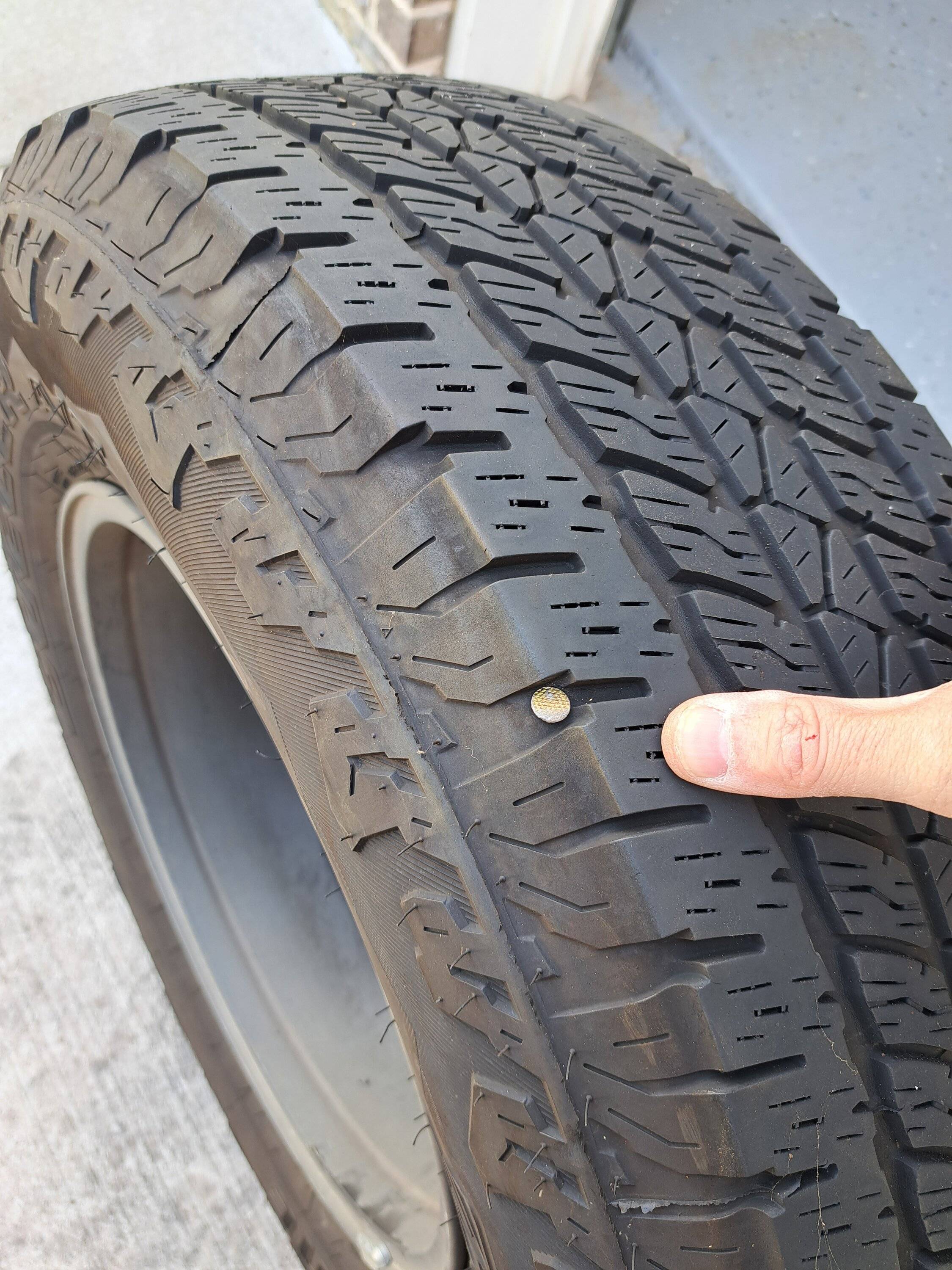 Jeep Gladiator Gladiator Sport Stock Wheels with Tires $250 20230422_130848