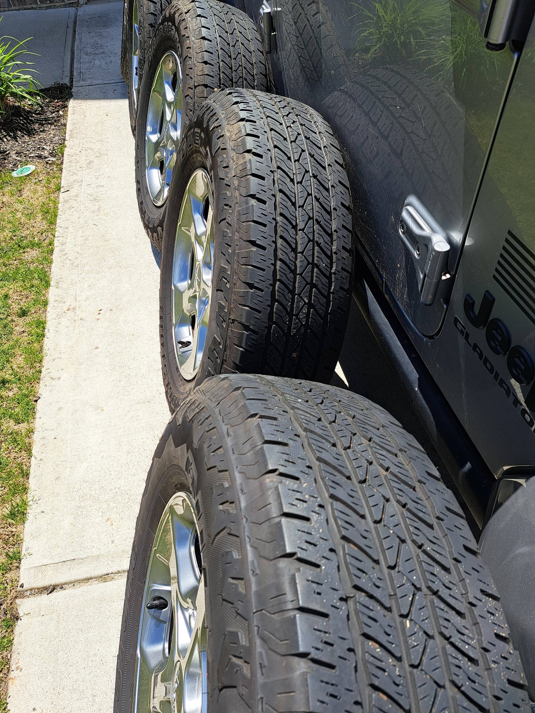 Jeep Gladiator Gladiator Sport Stock Wheels with Tires $250 20230422_131147