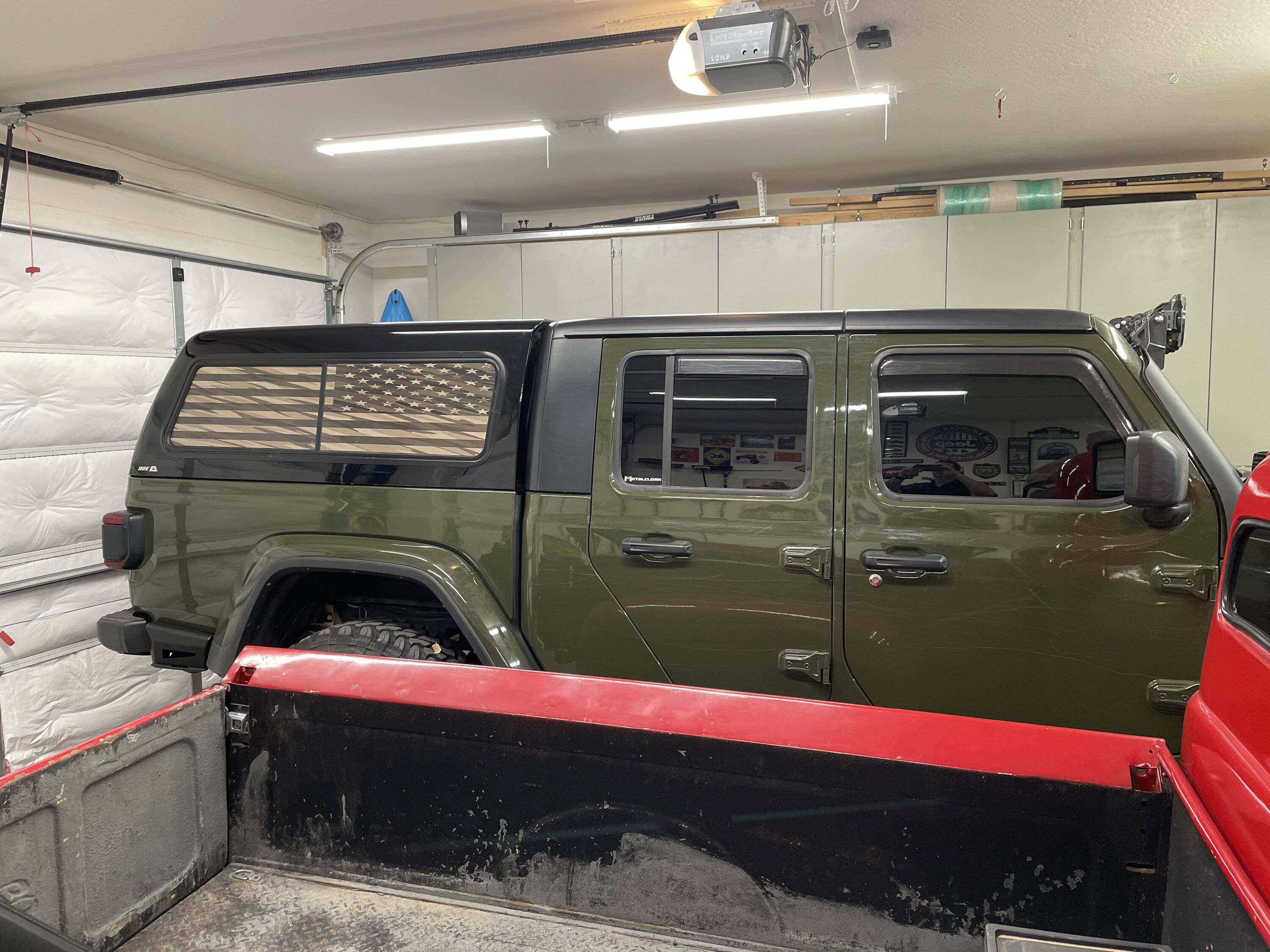 Jeep Gladiator Are cap gloss black 40CB46B5-3E9D-41A0-8F1D-C165F6A8BB85