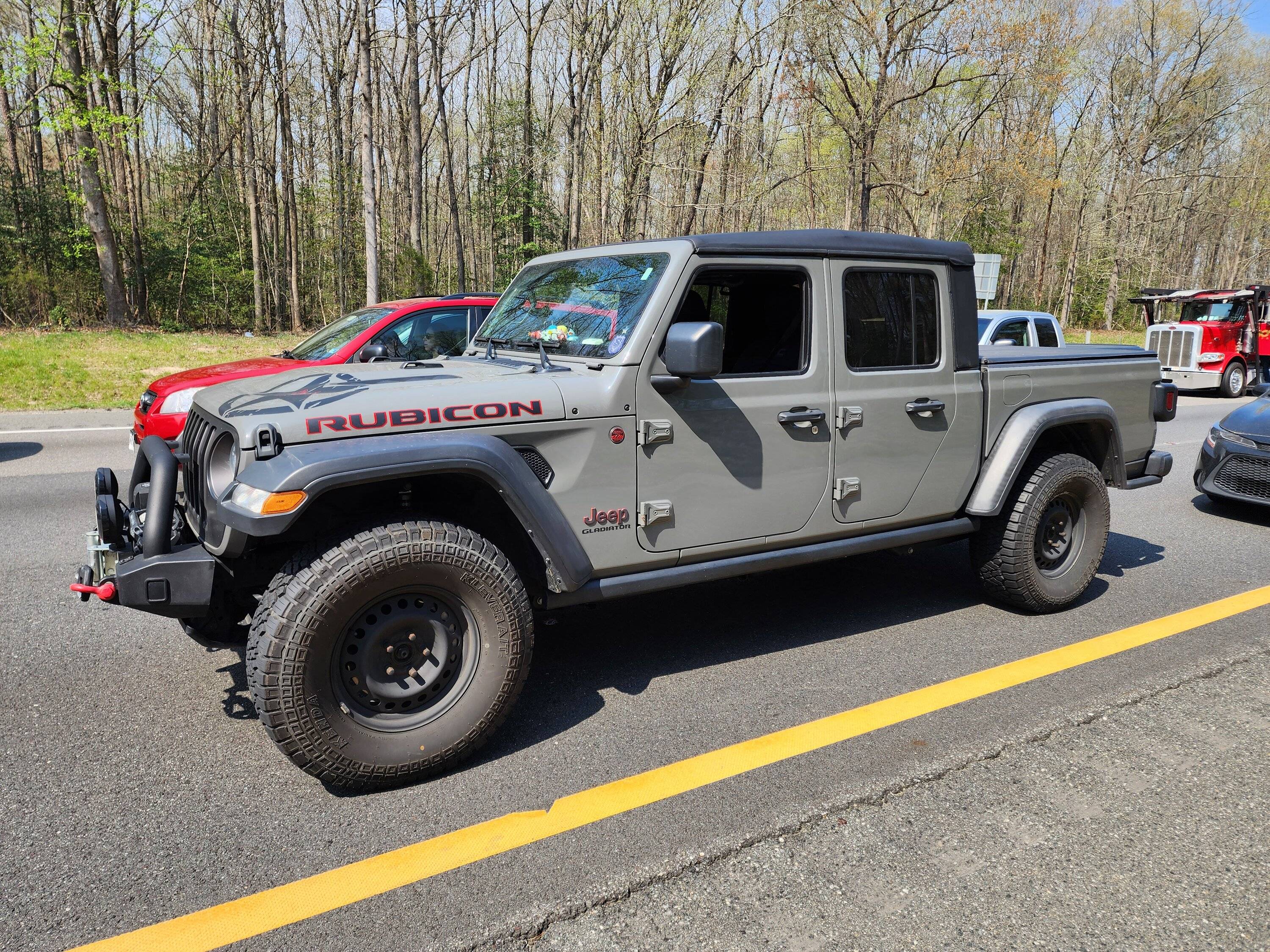 Jeep Gladiator 35s (or close to it) on stock wheel question 20230406_113028
