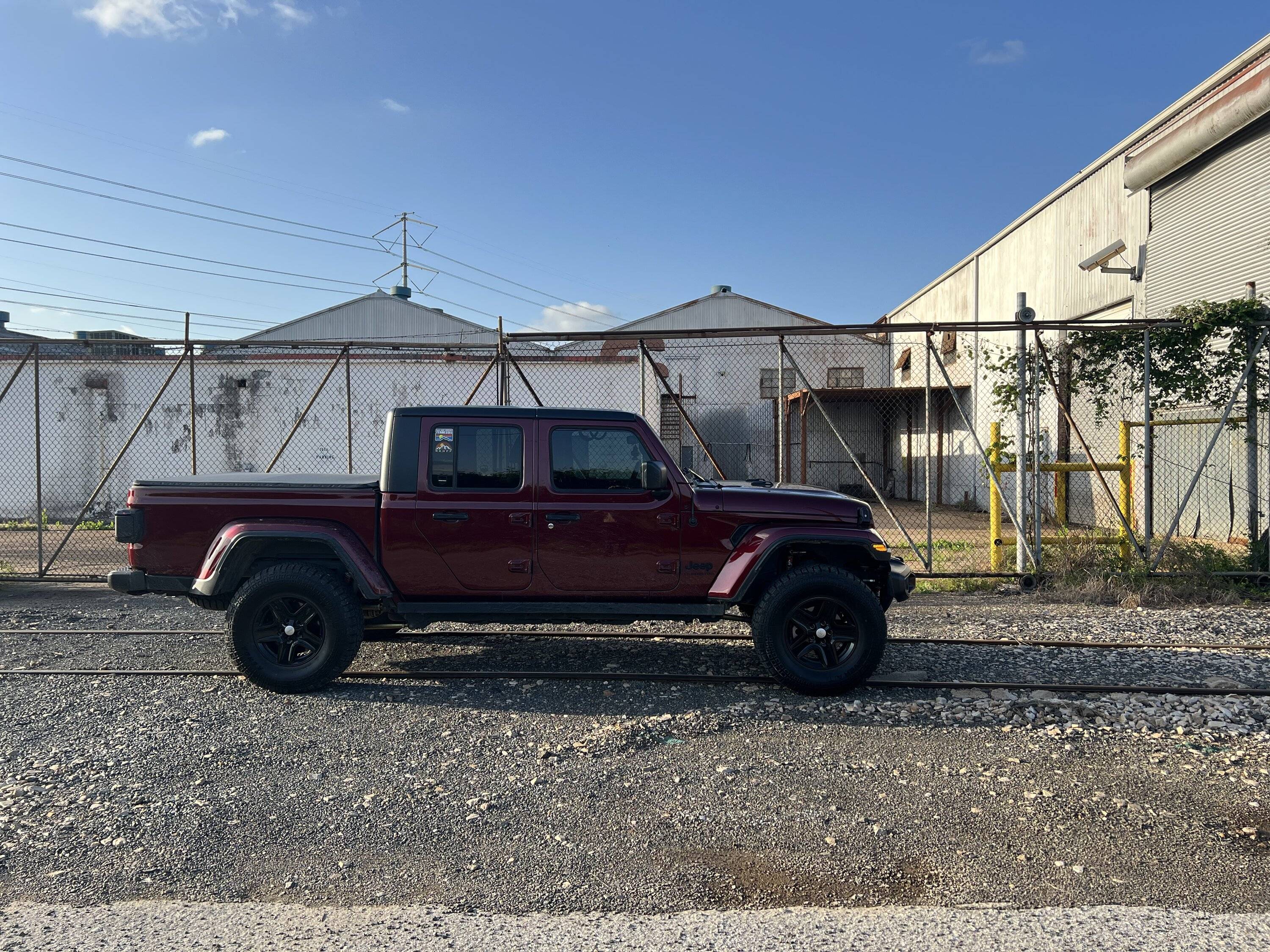 Jeep Gladiator 35s (or close to it) on stock wheel question IMG_7908