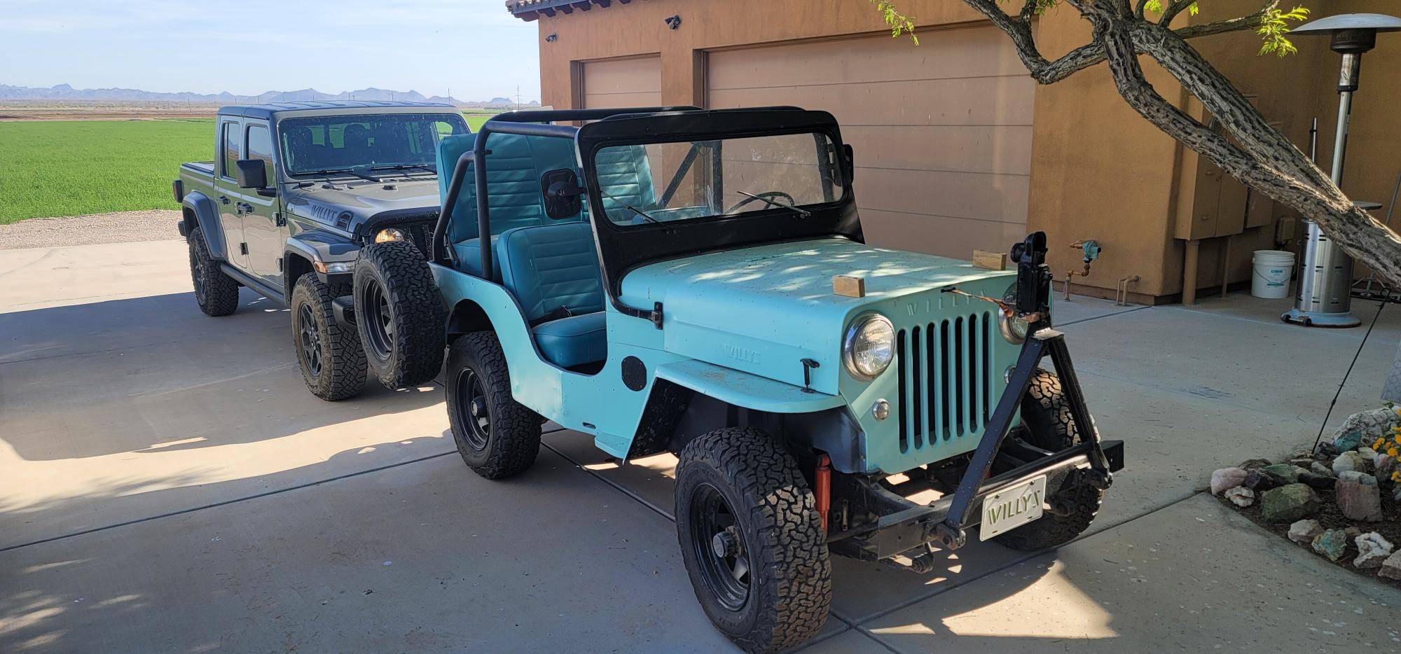 Jeep Gladiator 1963' Willys & 2022 Willys 20230430_083423