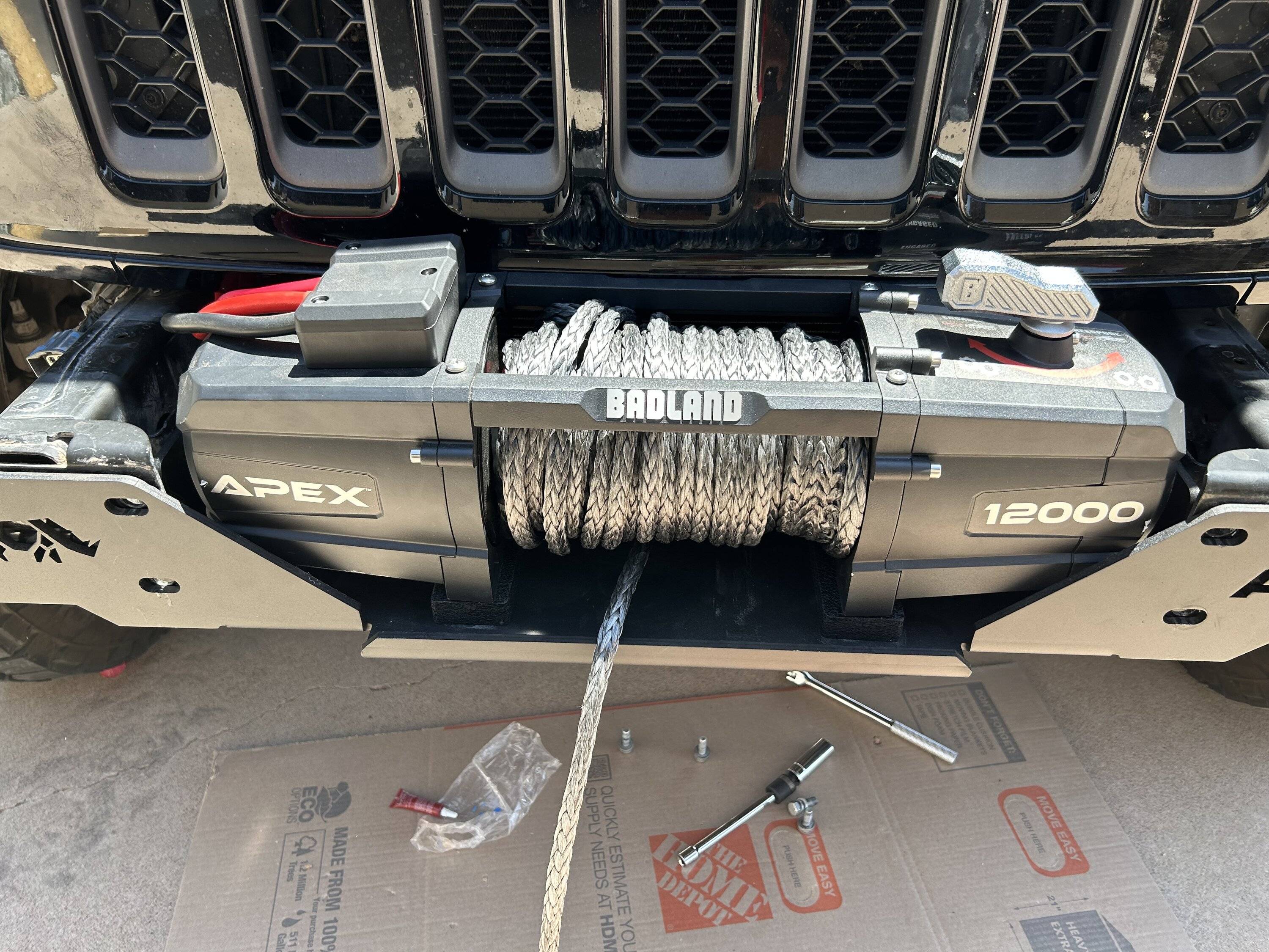 Jeep Gladiator Badlands Apex 12 / steel oem bumper IMG_0621