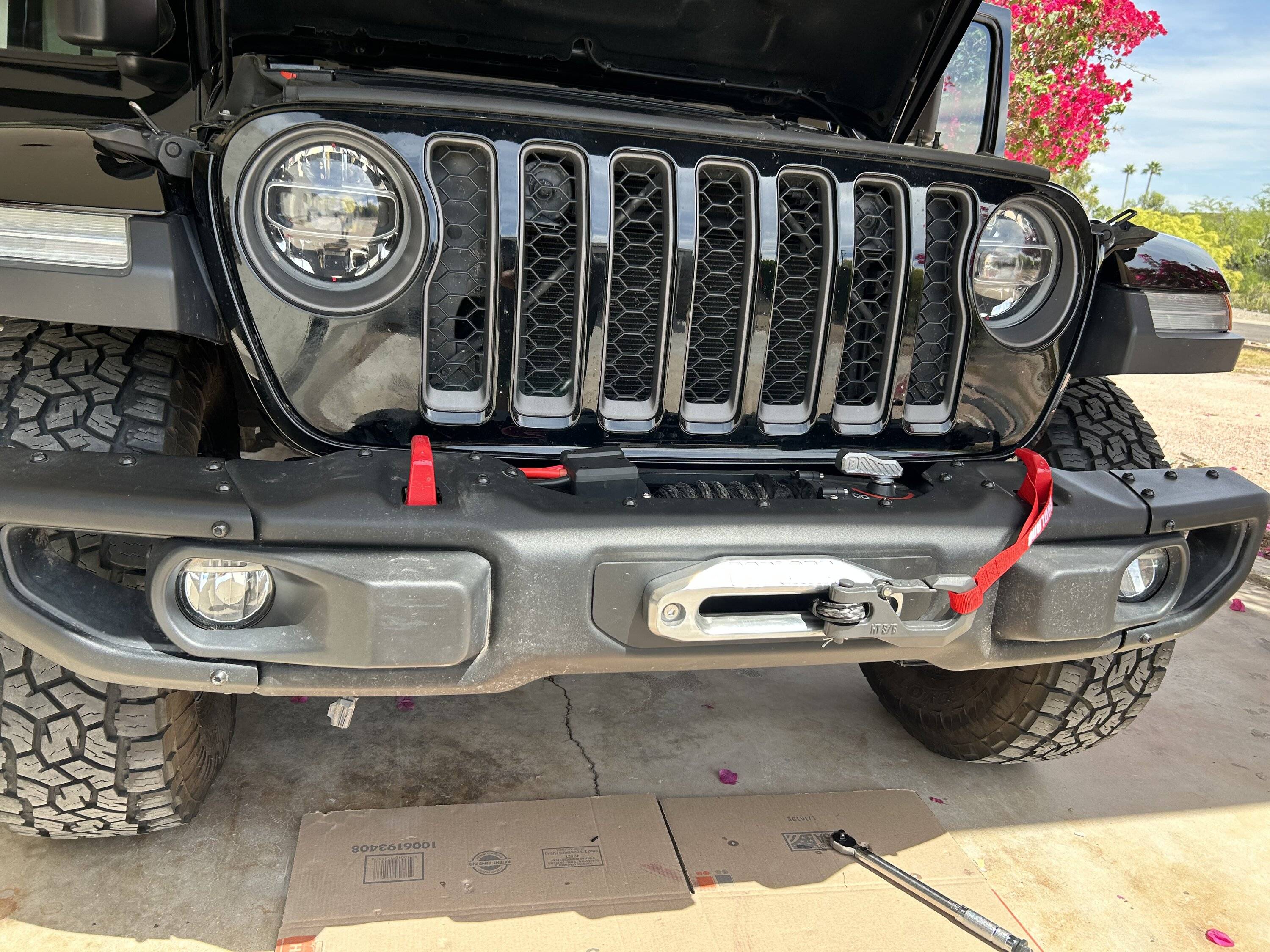 Jeep Gladiator Badlands Apex 12 / steel oem bumper IMG_0586