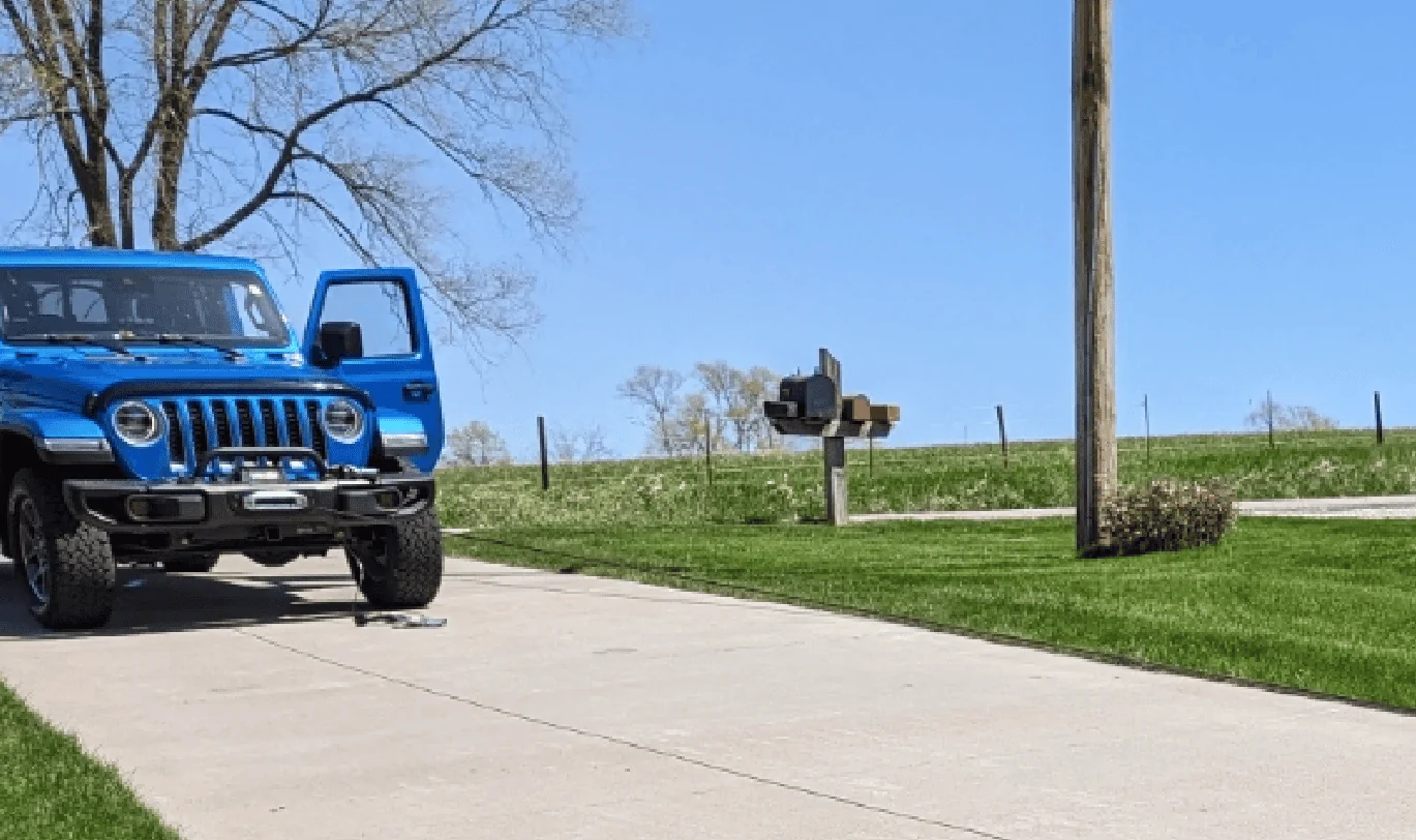 Jeep Gladiator Iowa Post Office Wants Customers To Raise Their Mailboxes ? 1683432385526