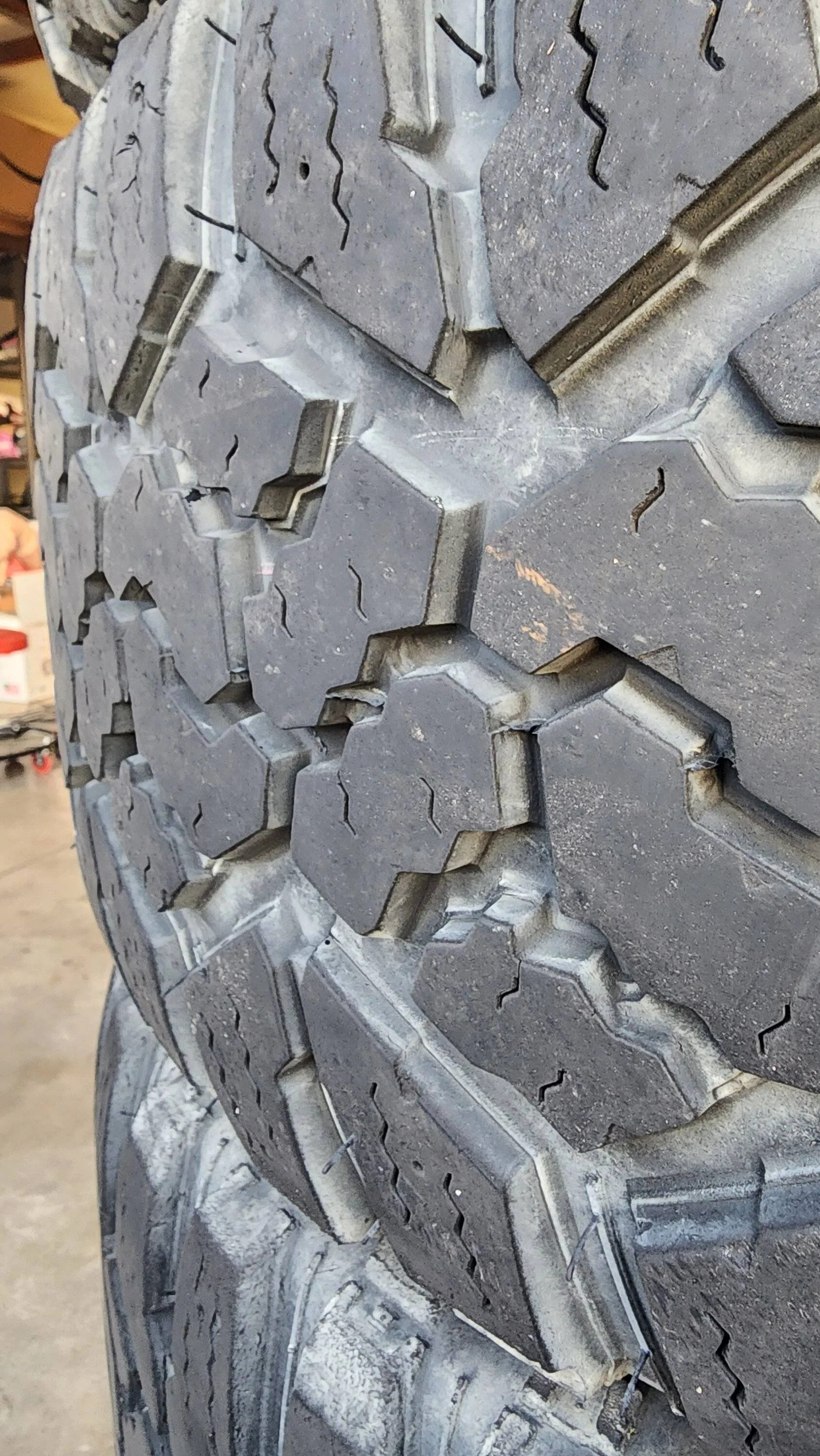 Jeep Gladiator 35" Kanati Trail Hog AT x5 - $600 obo 20230427_185427