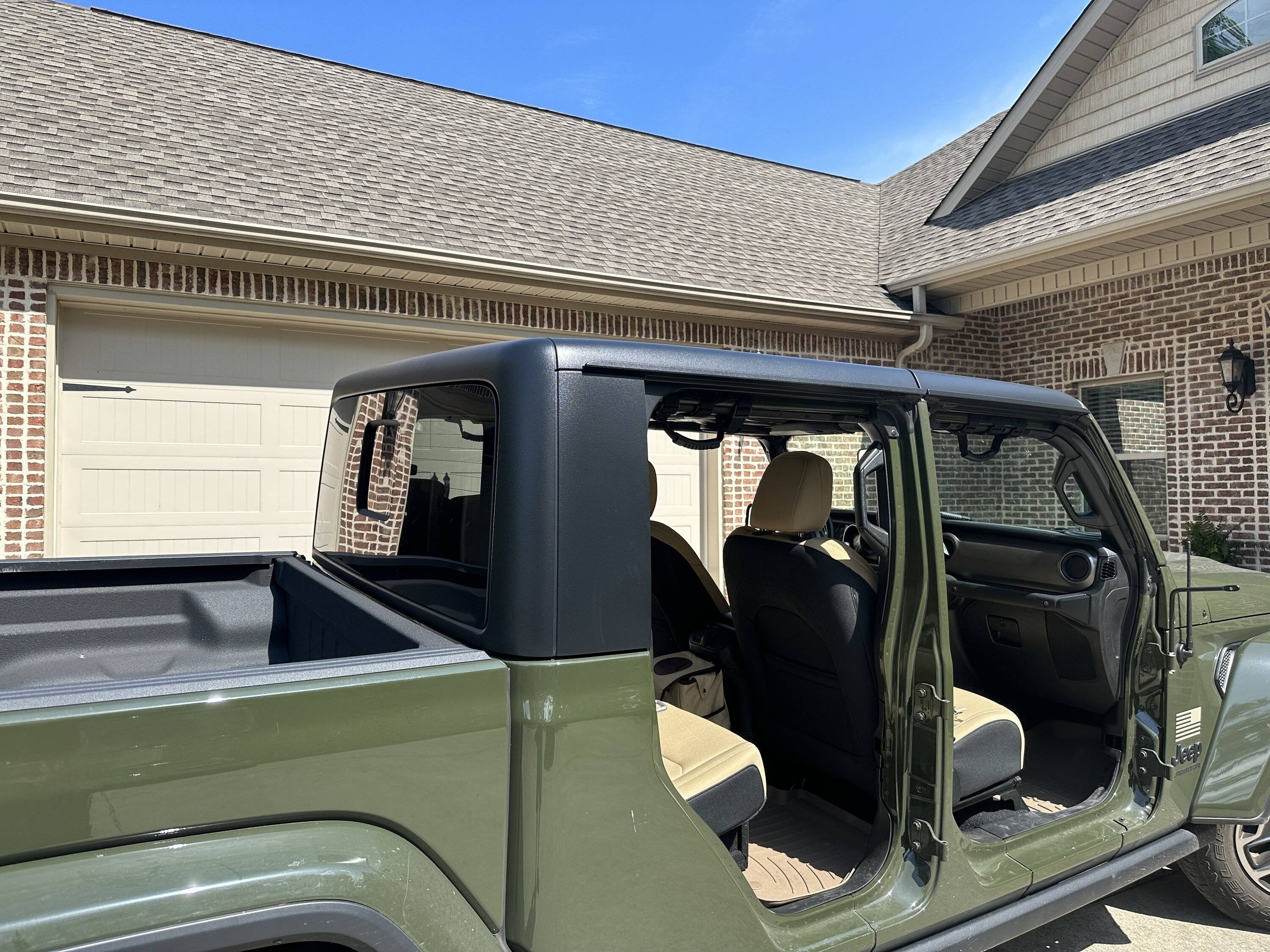 Jeep Gladiator Textured black hard top IMG_0069