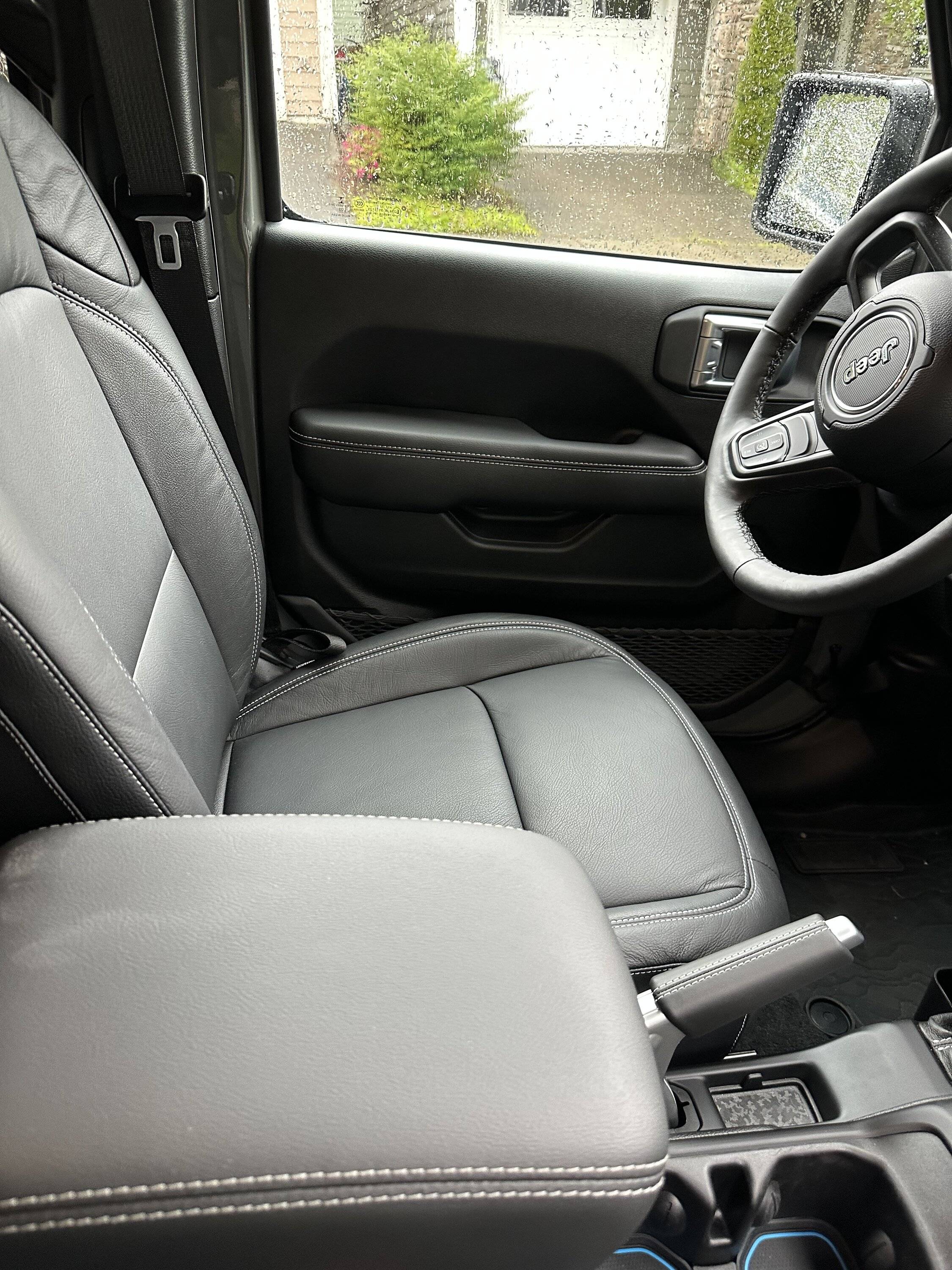 Jeep Gladiator Mojave leather Door Armrest fitment IMG_0446