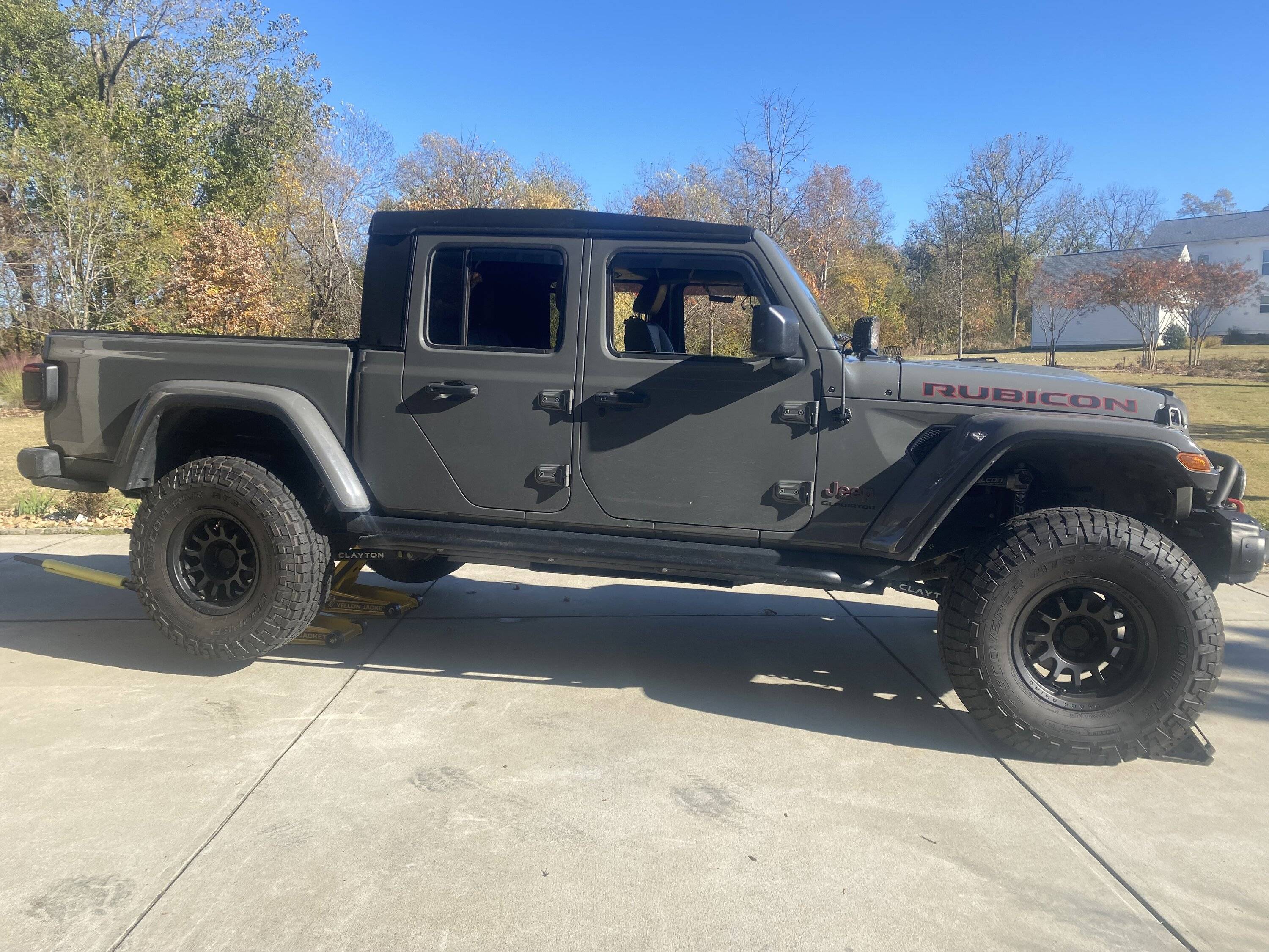 Jeep Gladiator Soft Top with OEM storage bag $1,100 IMG_9314