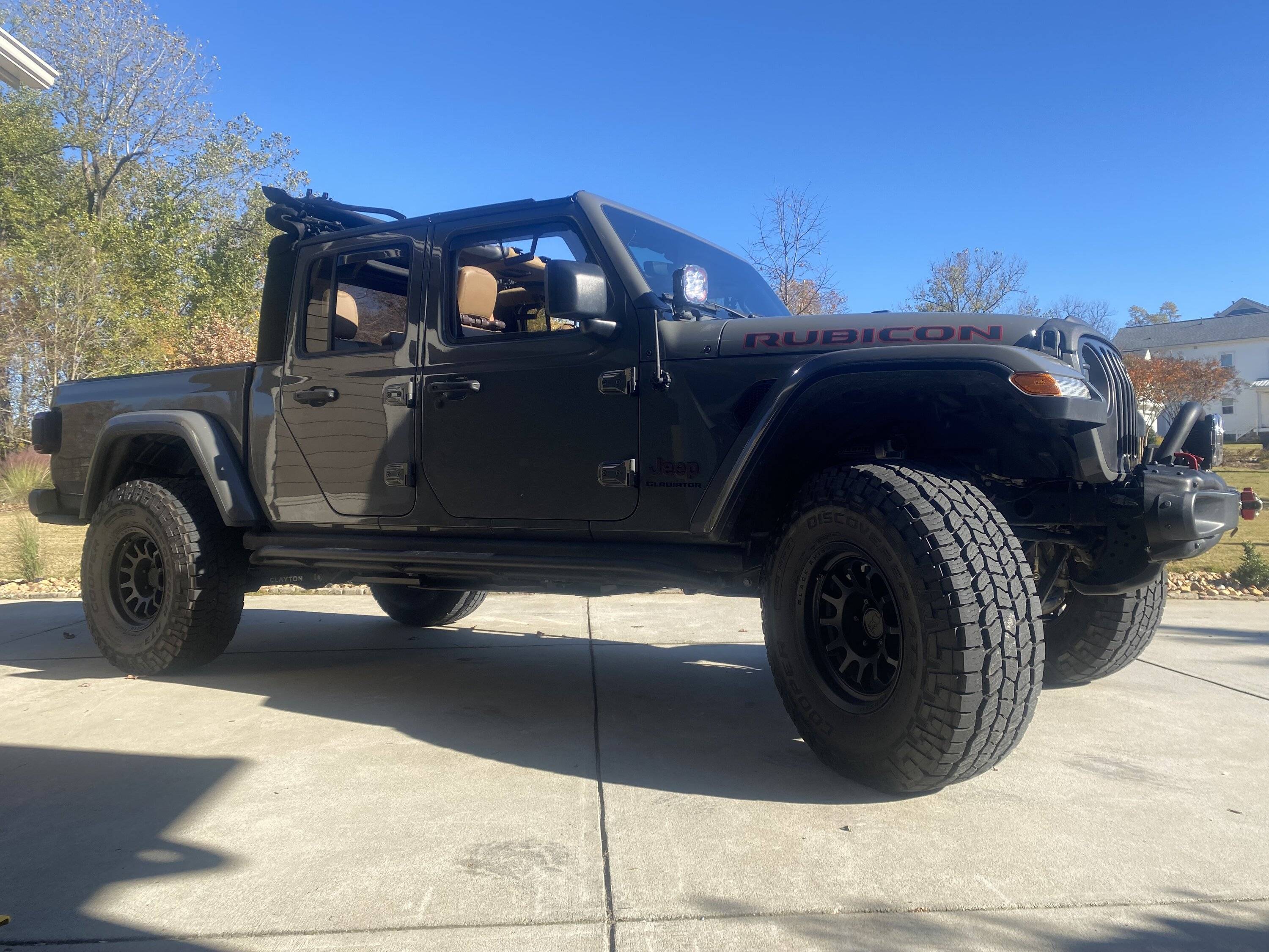 Jeep Gladiator Soft Top with OEM storage bag $1,100 IMG_9318