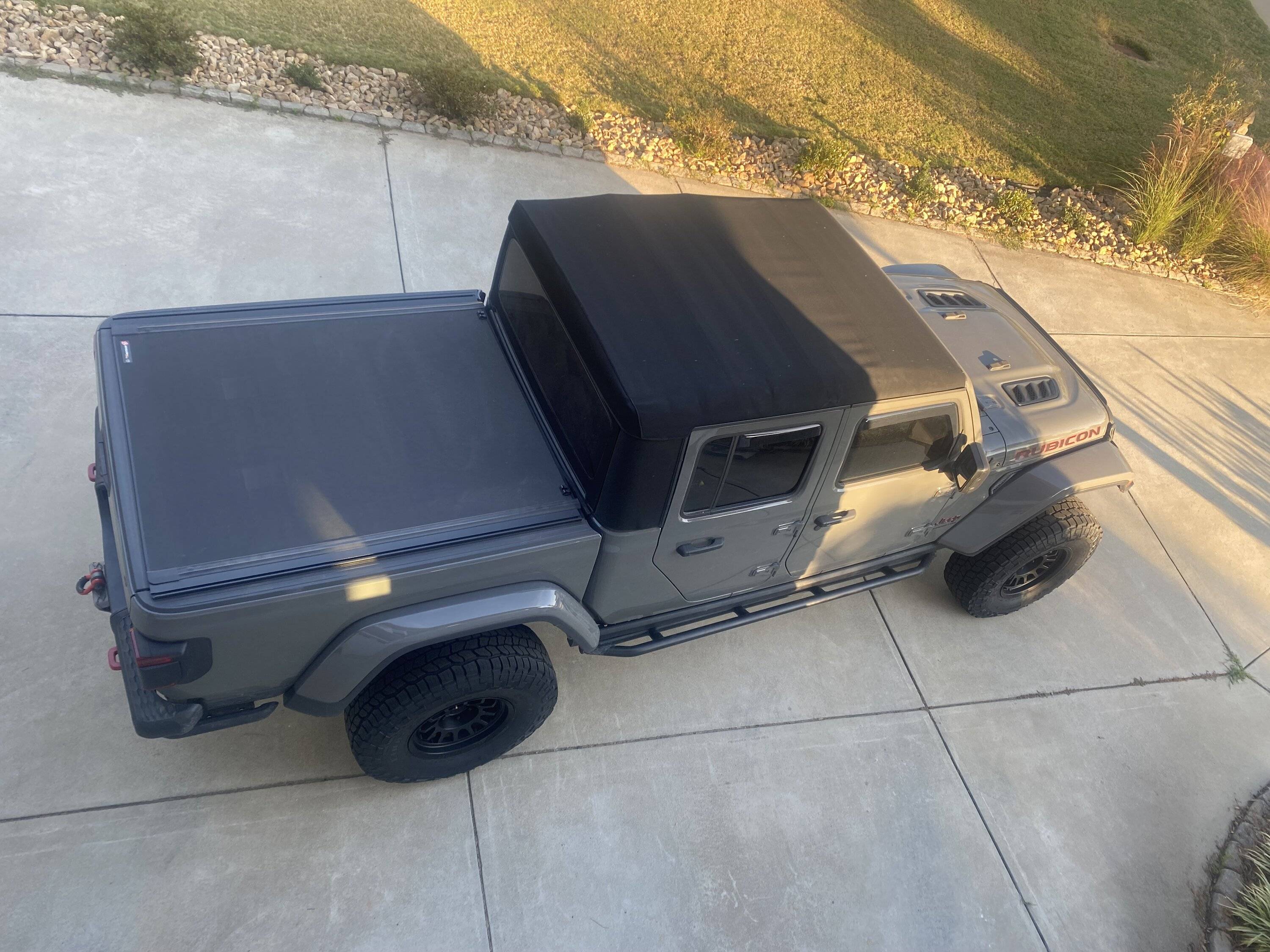 Jeep Gladiator Soft Top with OEM storage bag $1,100 IMG_9065
