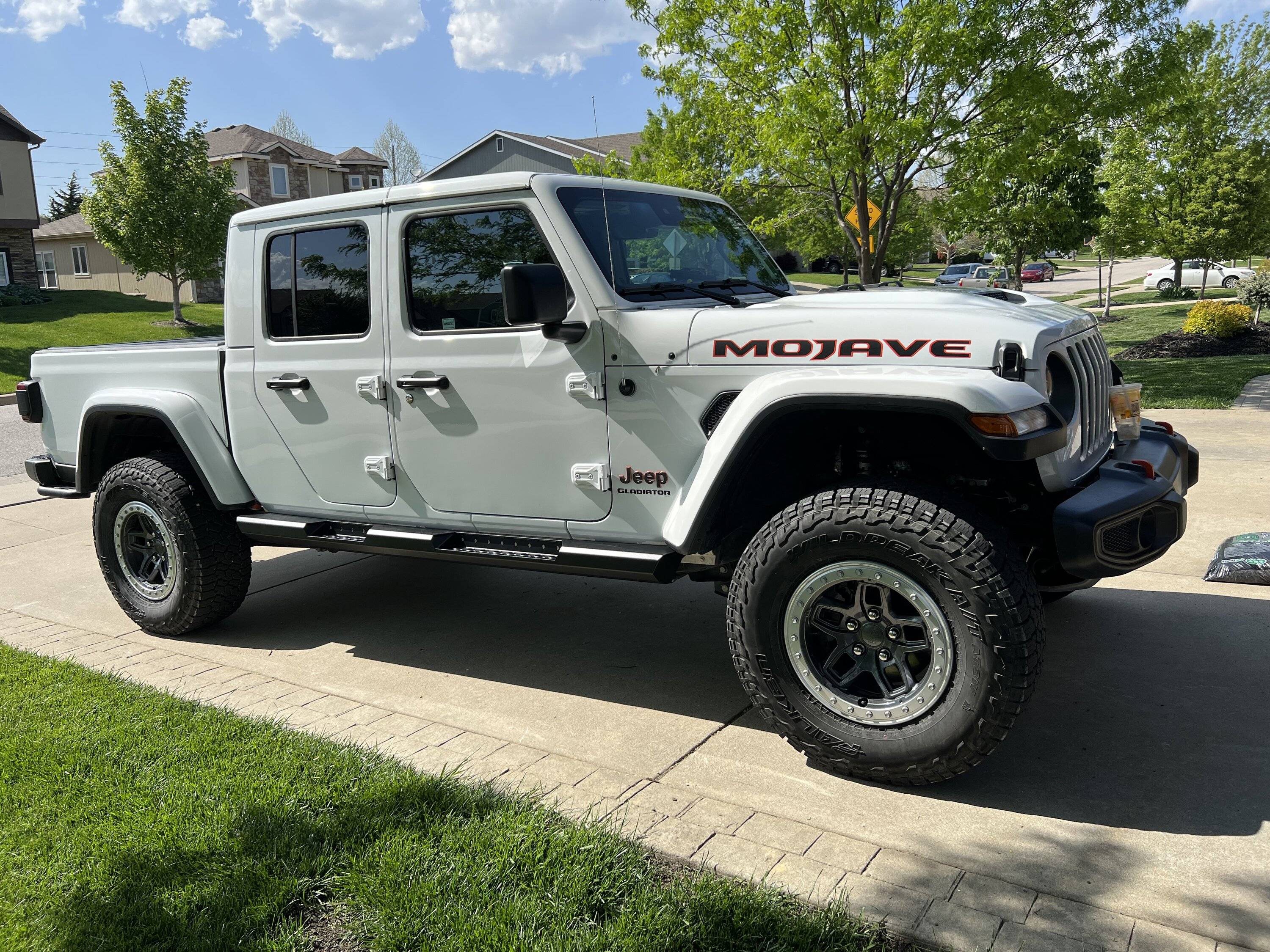 Jeep Gladiator LOD Destroyer Sliders Install/Review IMG_4140.JPG