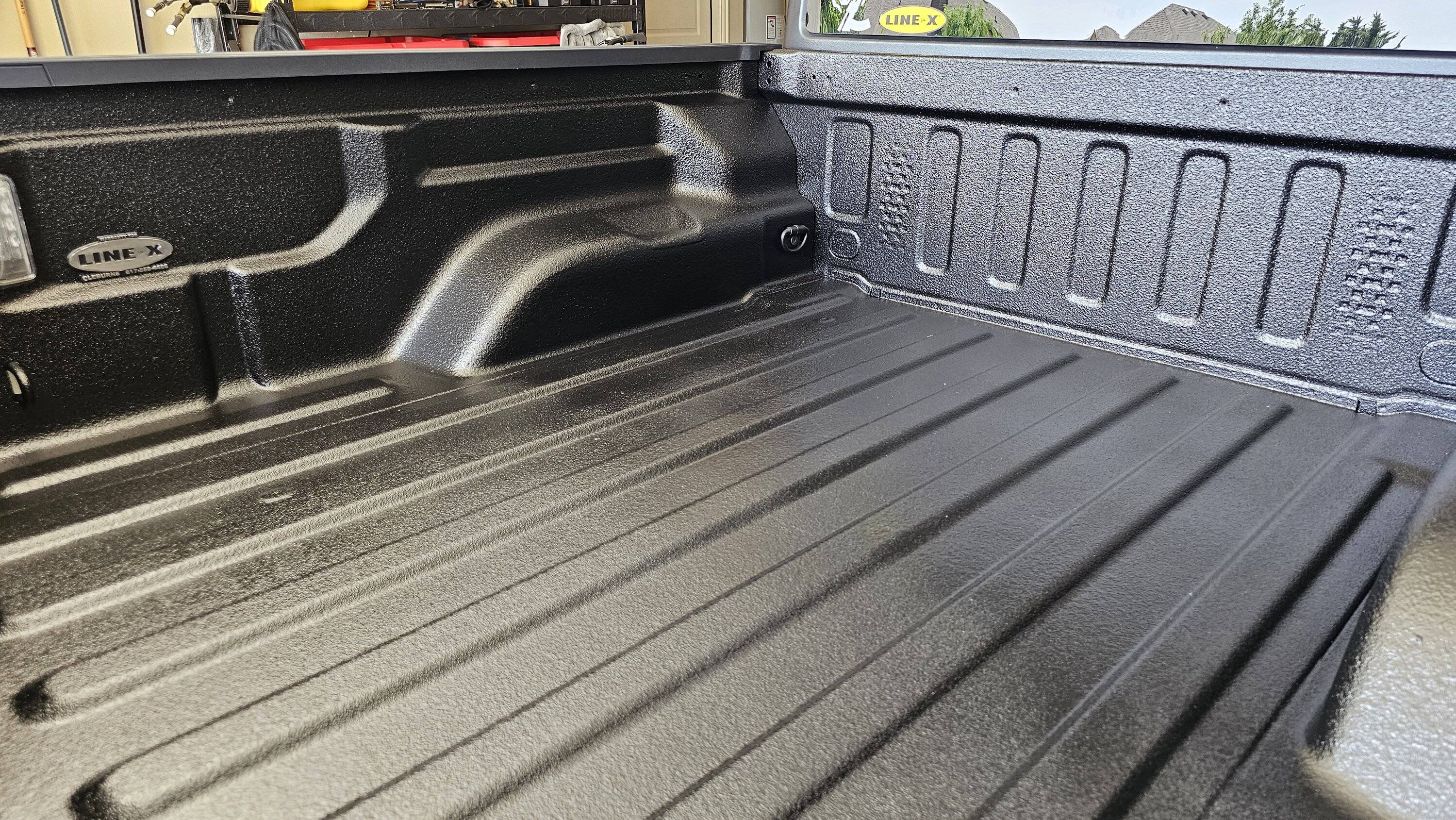 Jeep Gladiator Went with Line-X Premium 20230506_140737
