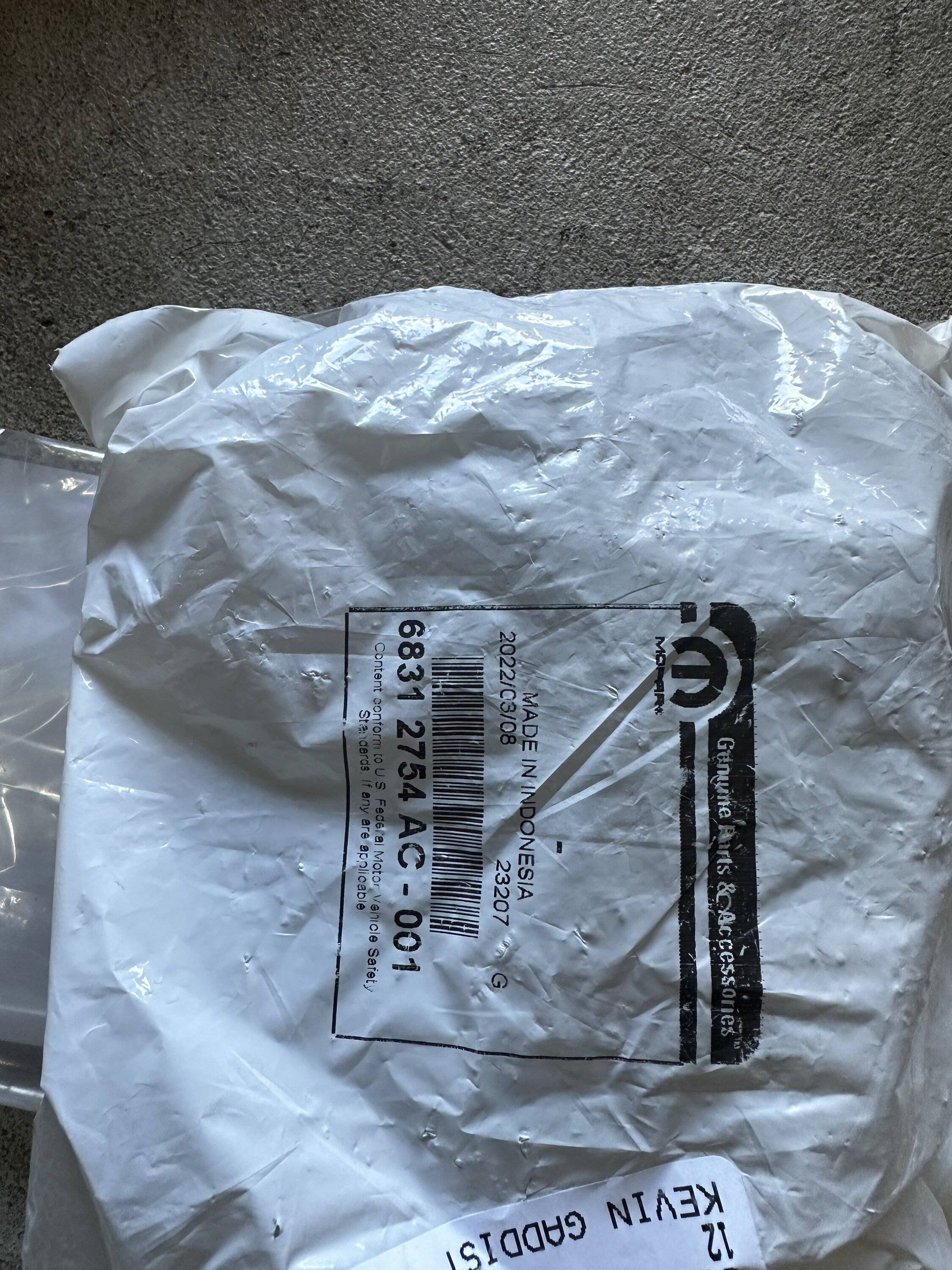 Jeep Gladiator 115 Volt Kit for JT for Sale (brand new) $175.00 + shipping o.b.o. IMG-7820.JPG