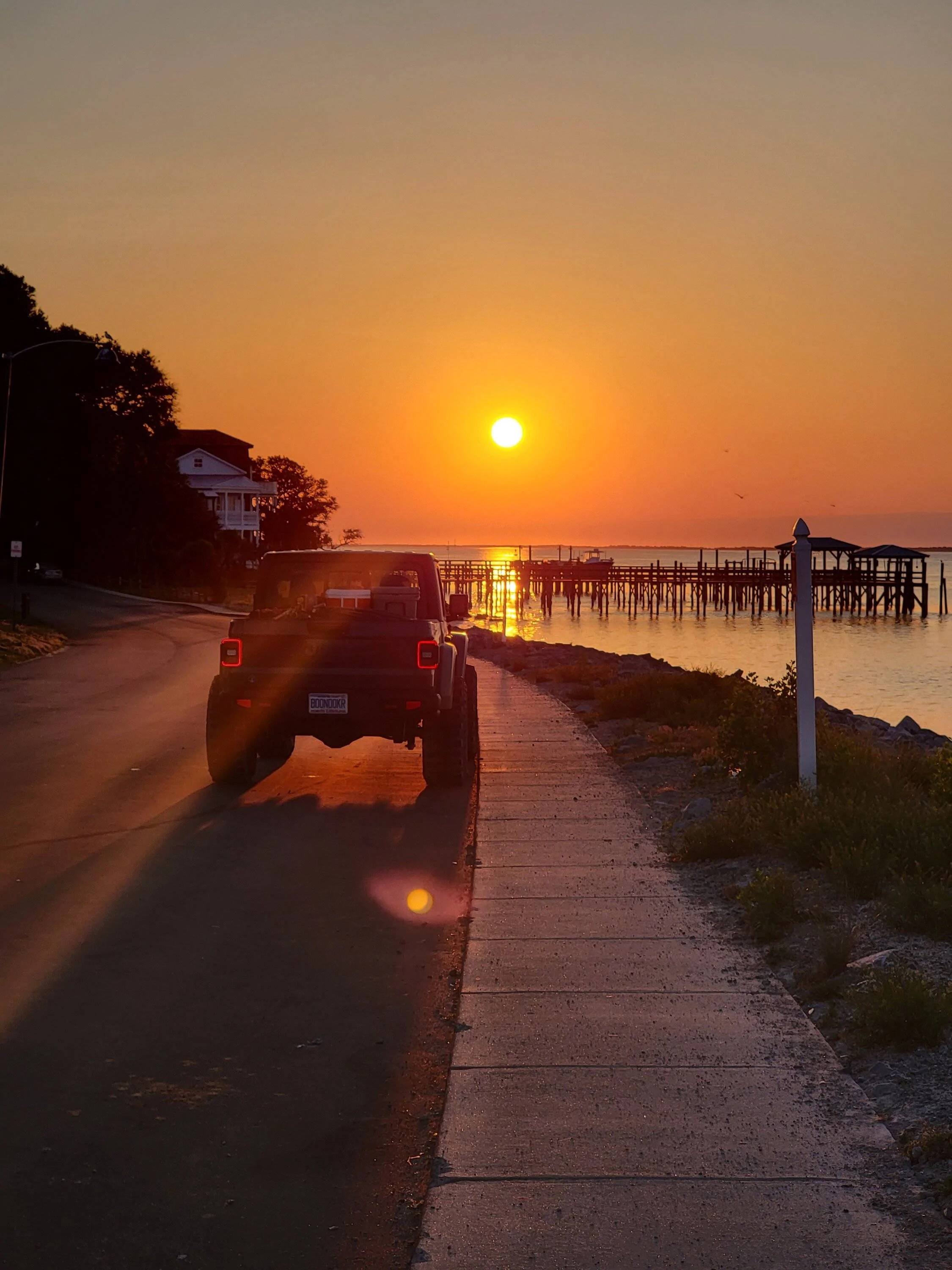Jeep Gladiator Sunrise at Southport NC 20230507_063305