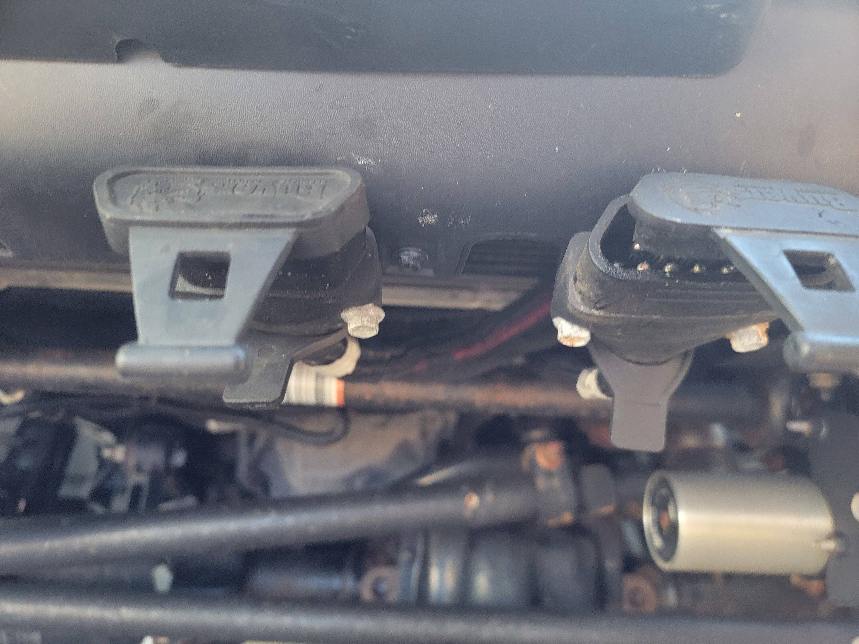 Jeep Gladiator Electrical connectors under front bumper 20230508_095758
