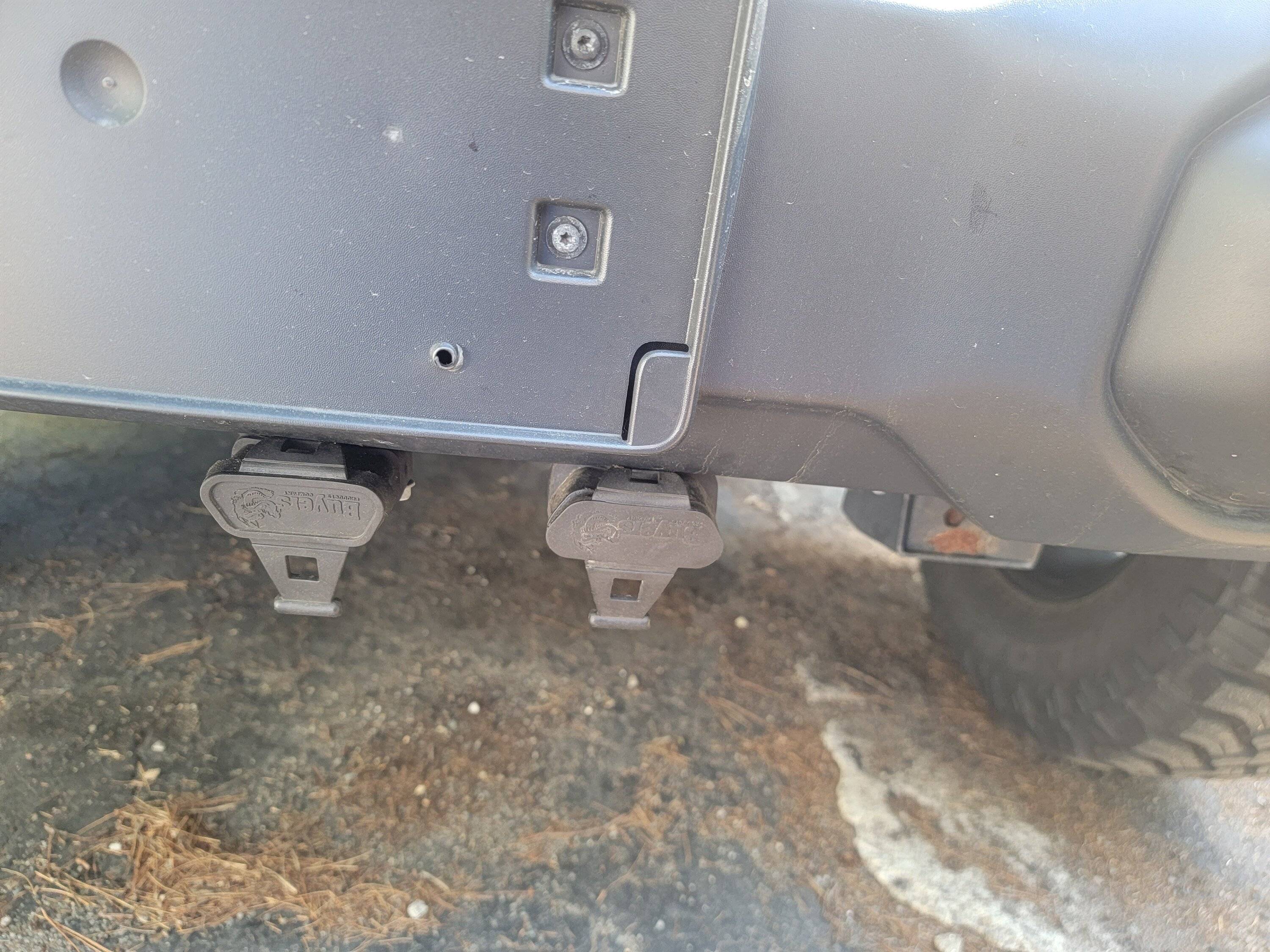 Jeep Gladiator Electrical connectors under front bumper 20230508_095707
