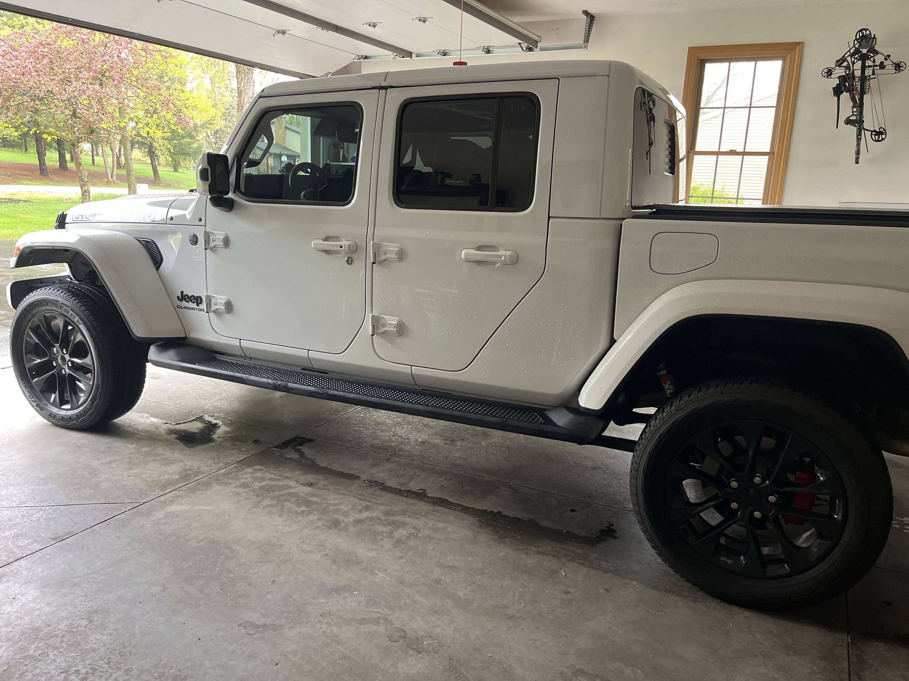 Jeep Gladiator SkyJacker 2.50-Inch Metal Coil Spring Spacer Lift Kit with Shock Extensions image