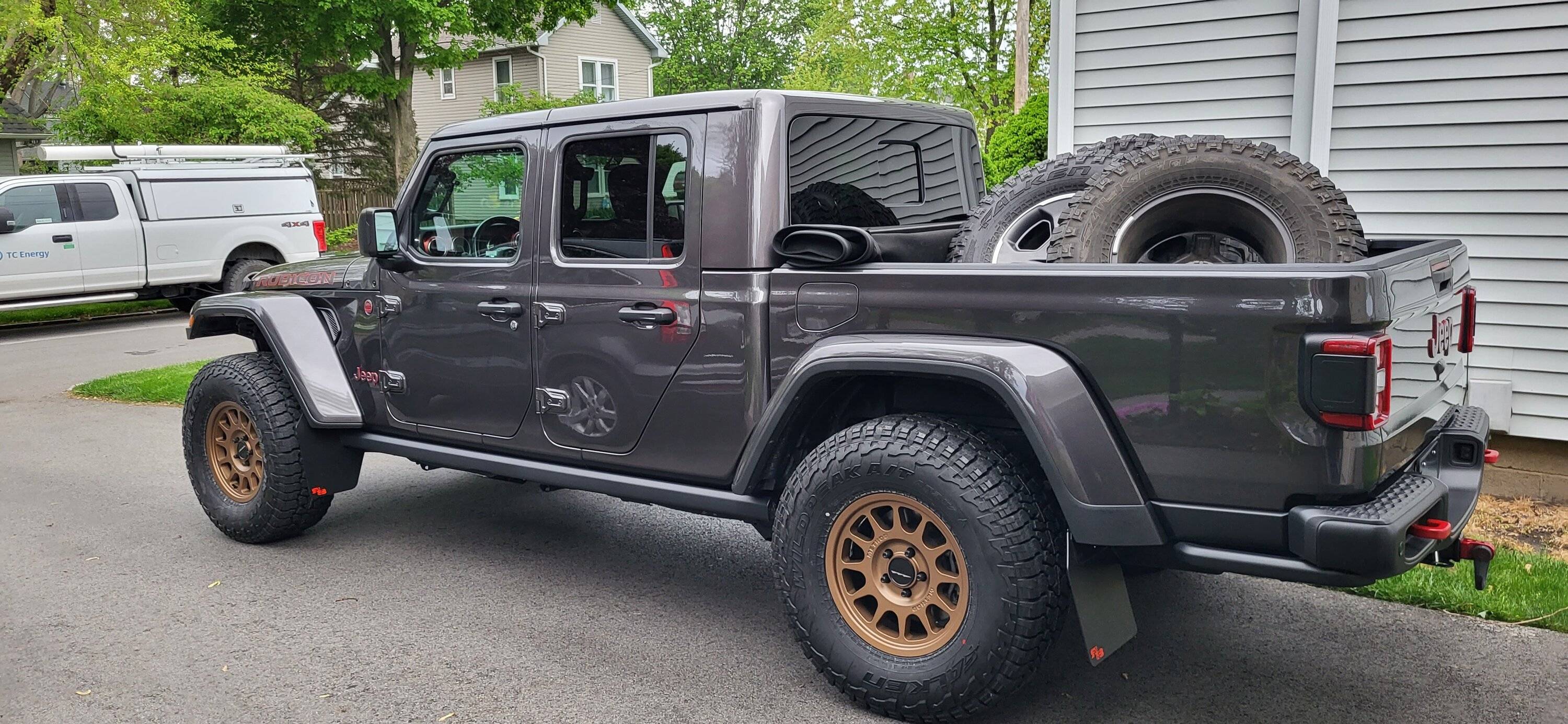 Jeep Gladiator 35" Wheel & Tire Combos - Let's see 'em! 20230508_192218