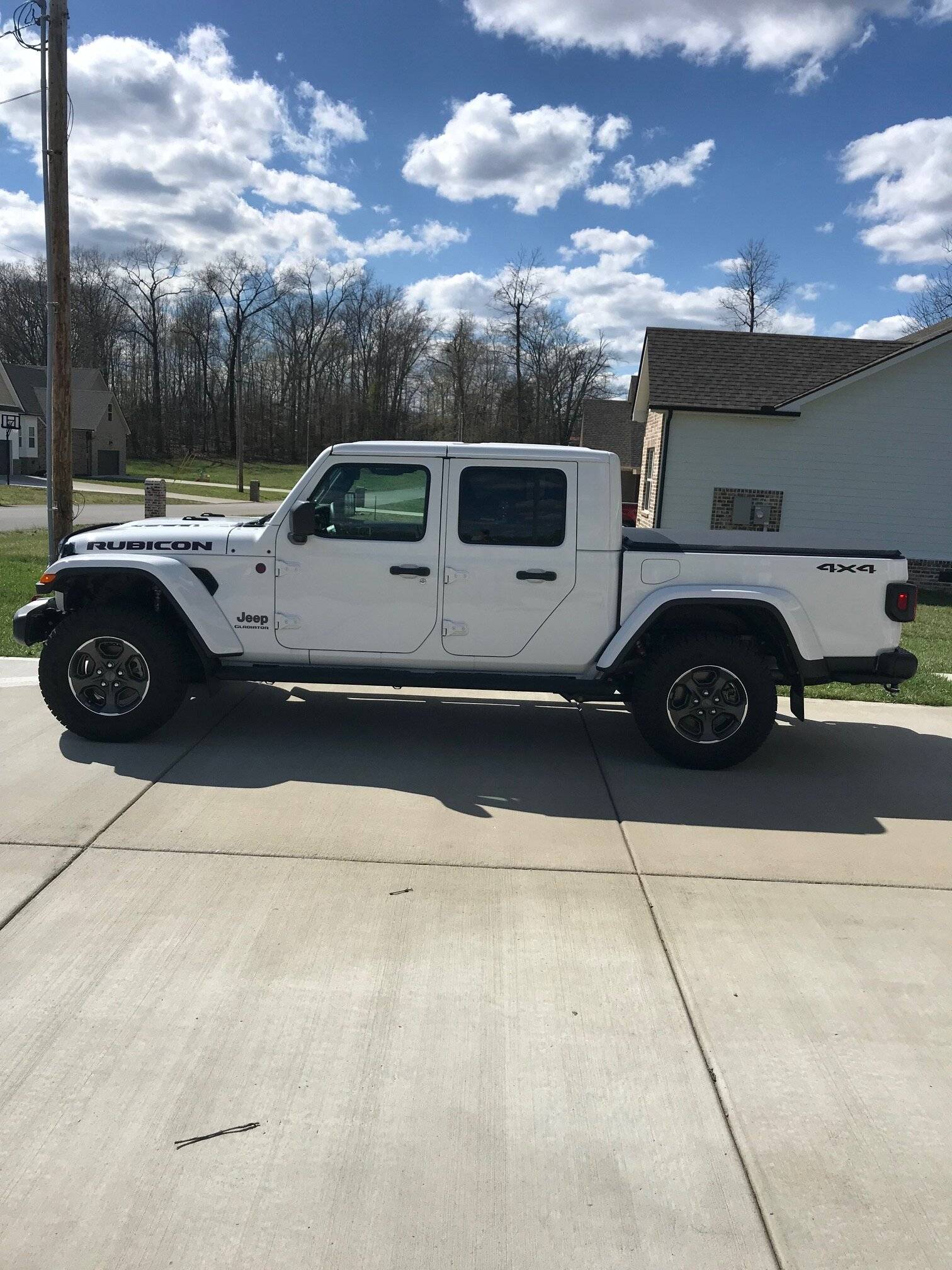 Jeep Gladiator Should I lift the Gladiator or not? Image 8778