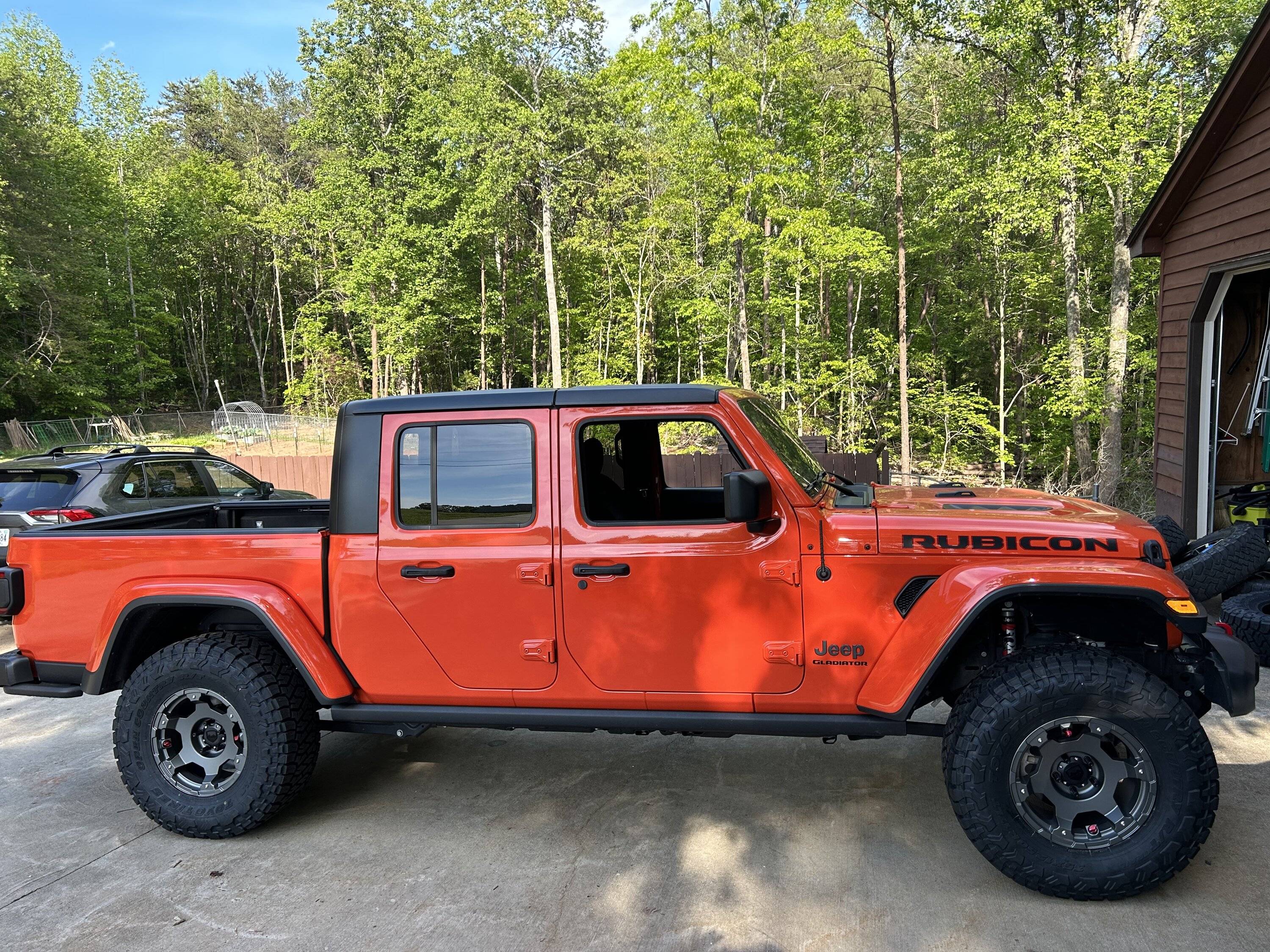 Jeep Gladiator Black is played out, let's see some colored rims 8F32C615-21B6-4442-AD65-6D4AB0D1739B