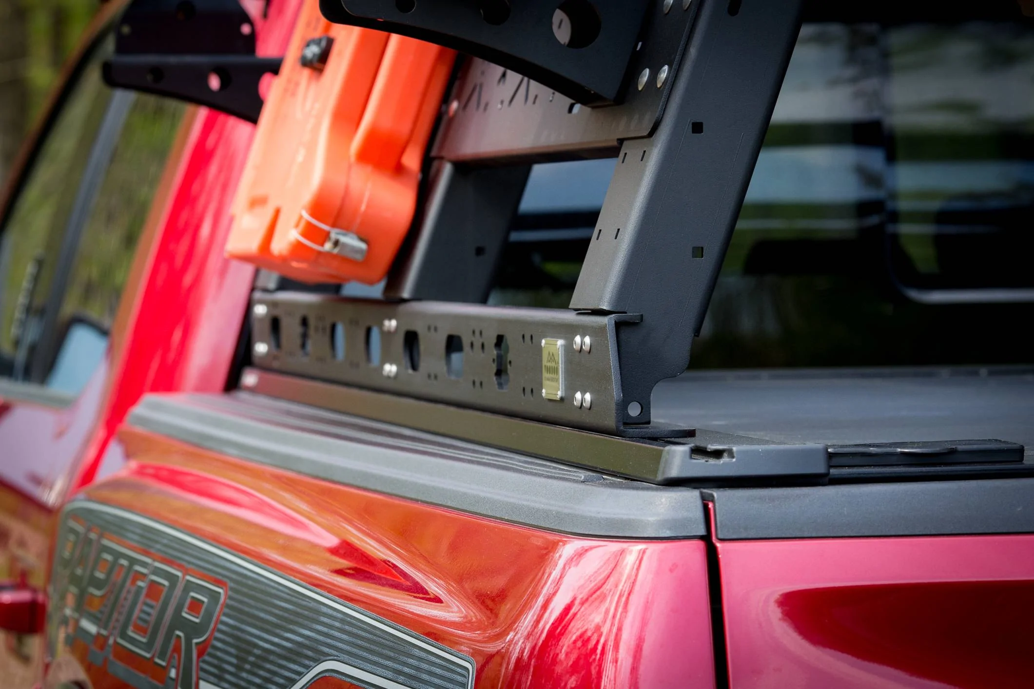 Jeep Gladiator Brand New VRS Bed Rack System by KB Voodoo! (photo heavy) Raptor 18 inch with Retrax -5
