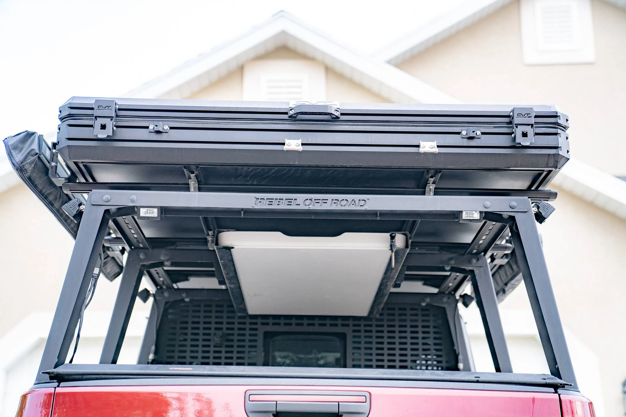 Jeep Gladiator Bed Rack, Tonneau, & Lights Camper Setup DSC08862