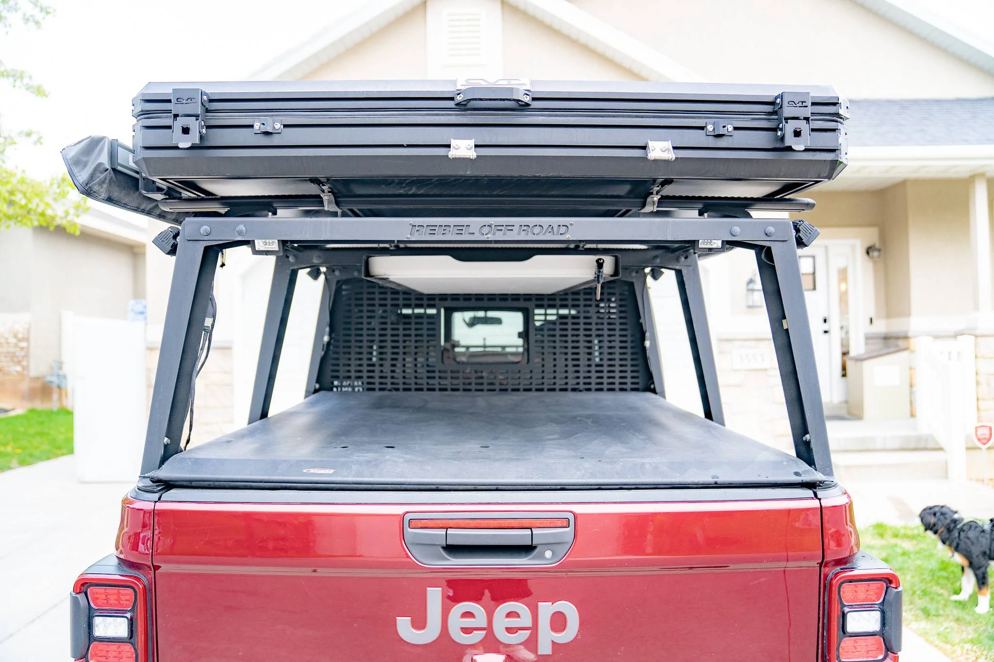 Jeep Gladiator Bed Rack, Tonneau, & Lights Camper Setup DSC08863