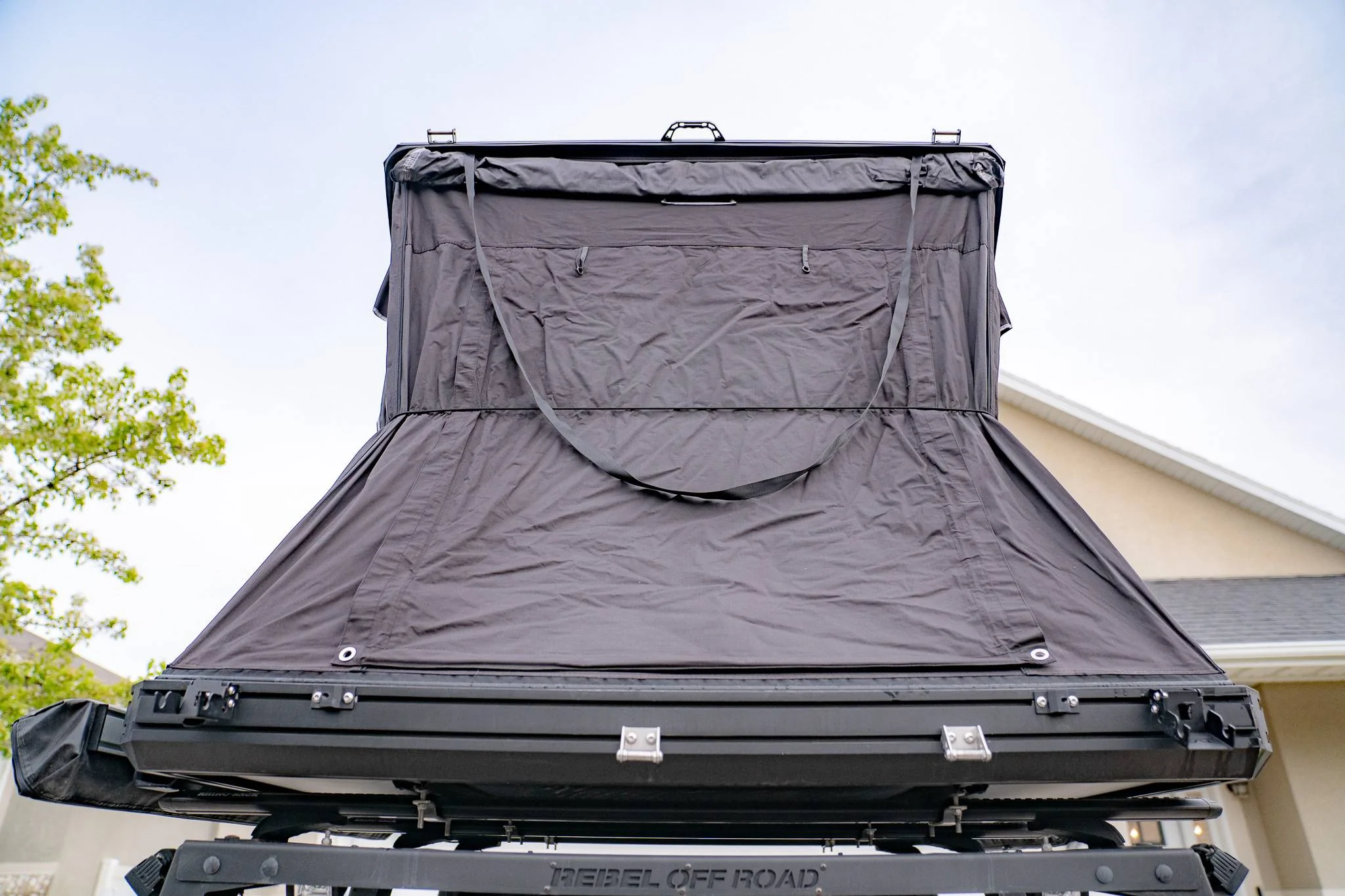 Jeep Gladiator Bed Rack, Tonneau, & Lights Camper Setup DSC08874